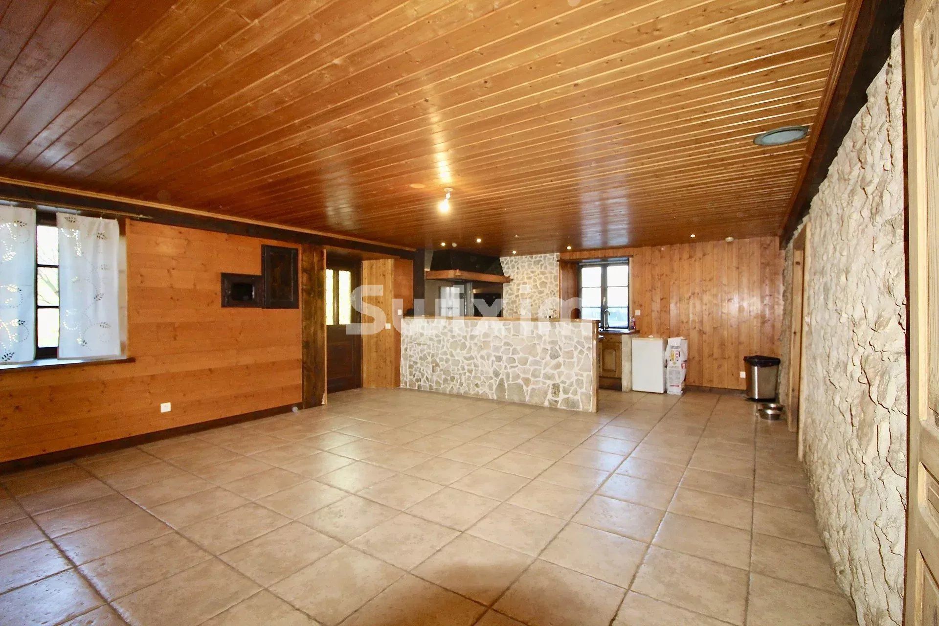 Vente Ferme Pontarlier 10&nbsp;Pièces 300&nbsp;m²