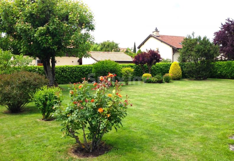 Location Maison Lancy 7 Pièces 190 m²