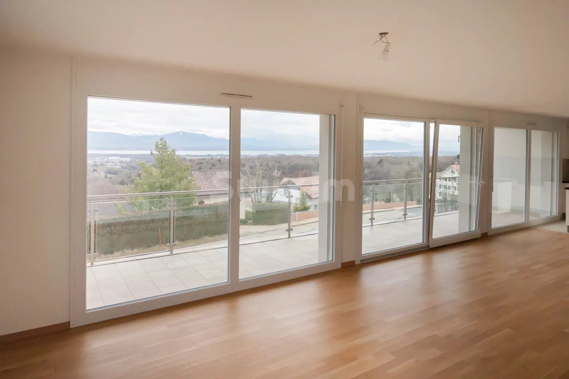 Location Appartement Gland 5.5 Pièces 110 m²