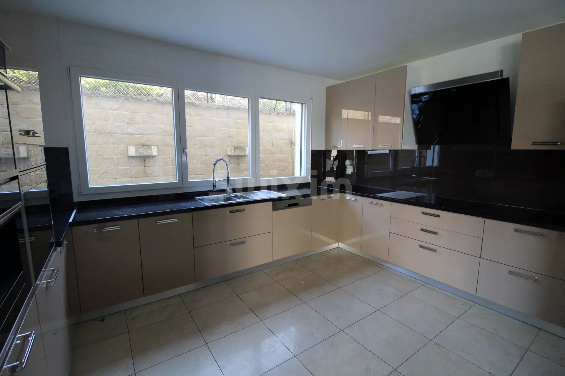 Location Maison Belmont-sur-Lausanne 5 Pièces 180 m²