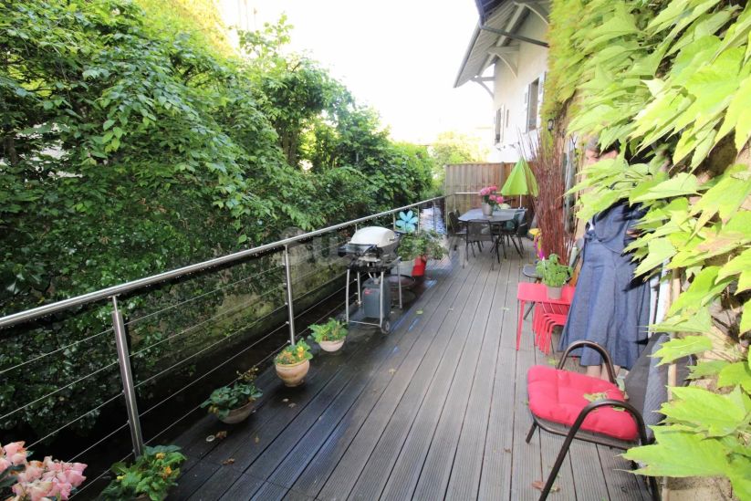 Location Appartement Céligny 7 Pièces 220 m²