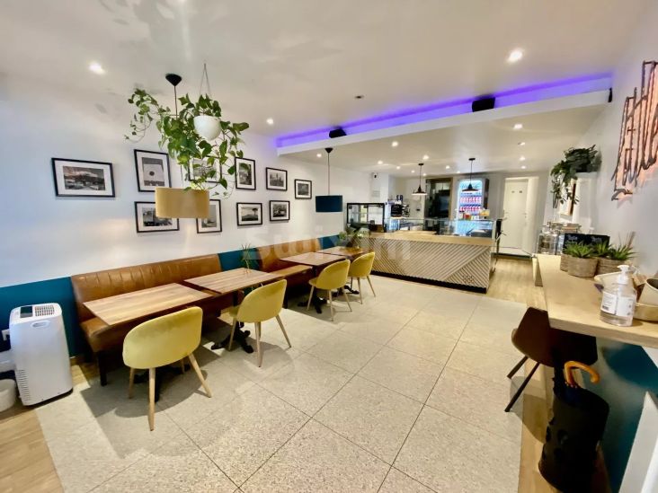 Vente Commerce Coppet 2 Pièces 70 m²