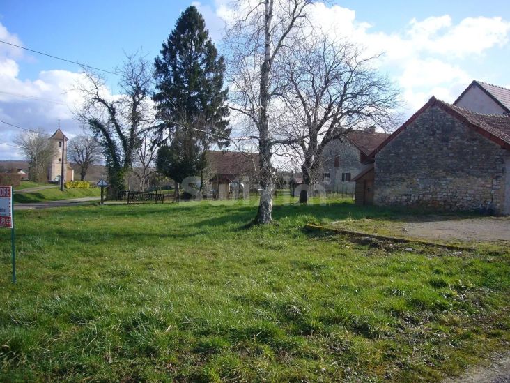 Vente Terrain à bâtir Lons-le-Saunier 677 m²