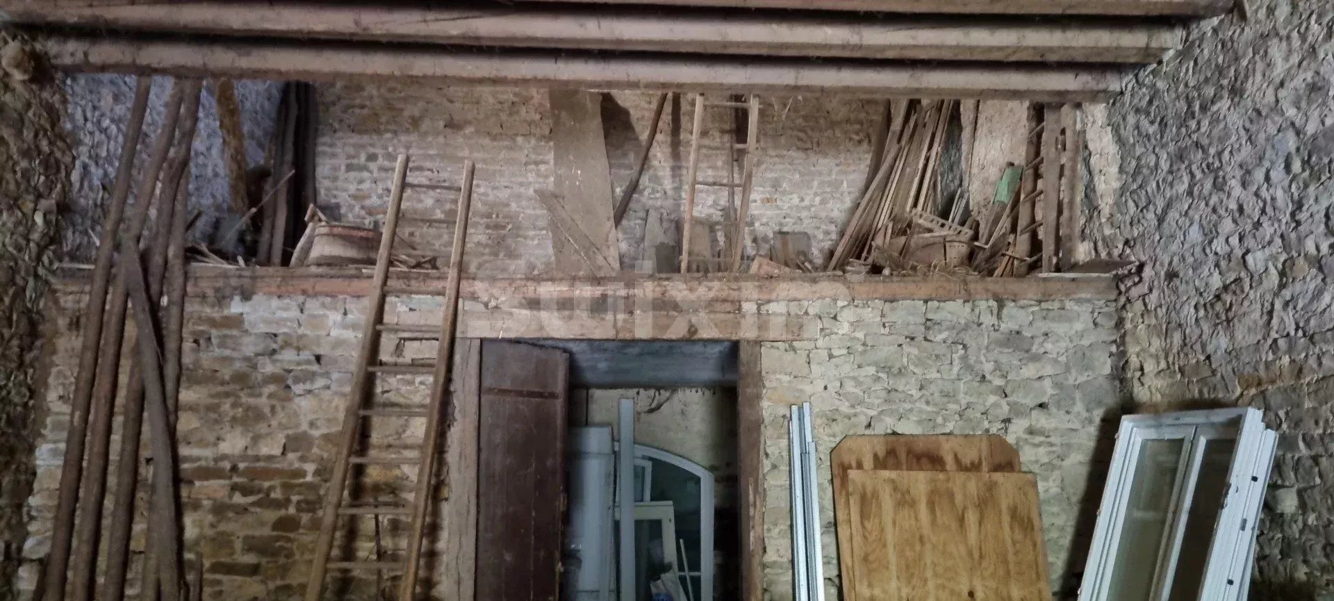 Vente Grange Lons-le-Saunier 4 Pièces 200 m²