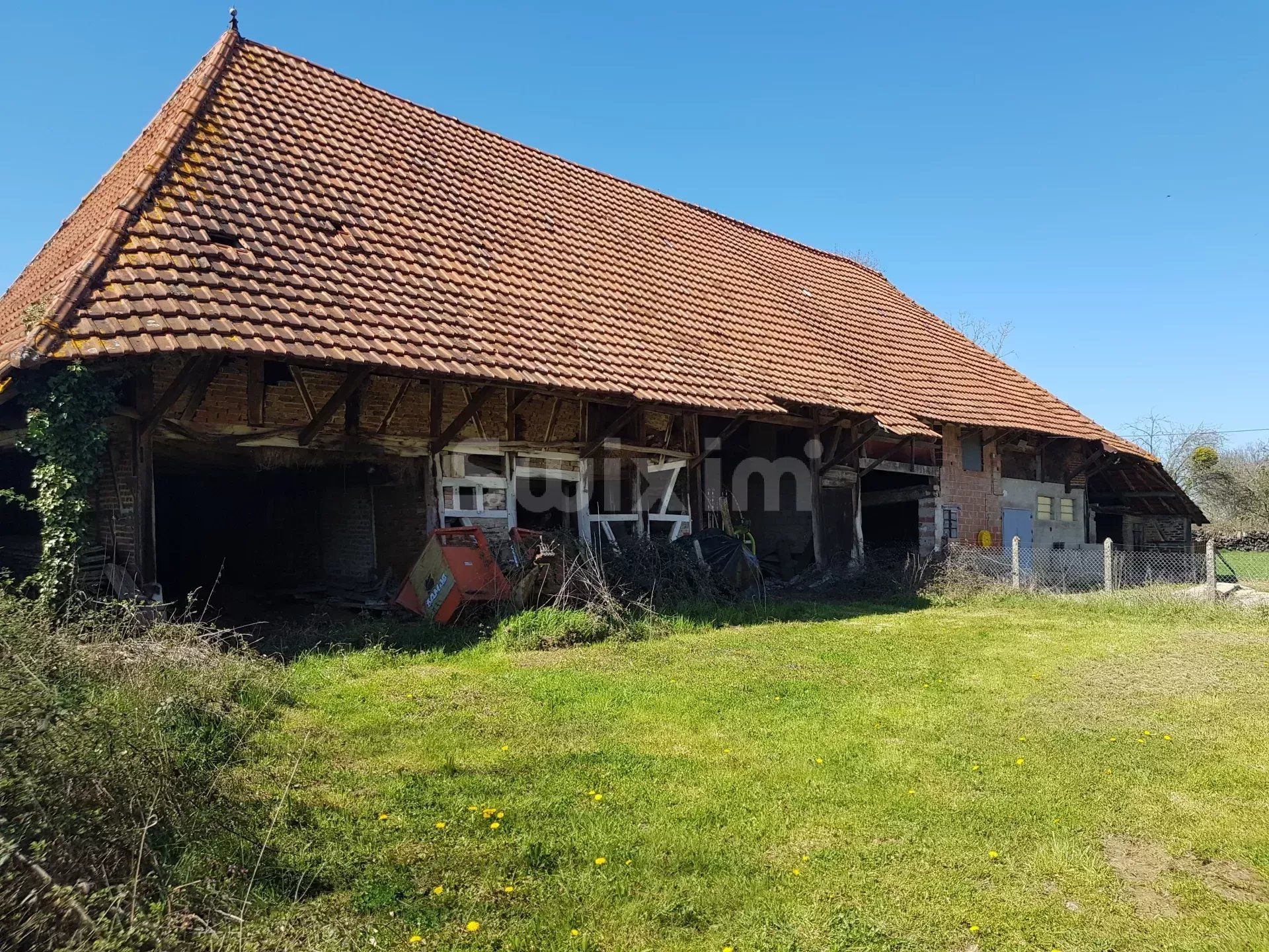 Vente Ferme Lons-le-Saunier 1 pièce 212 m²