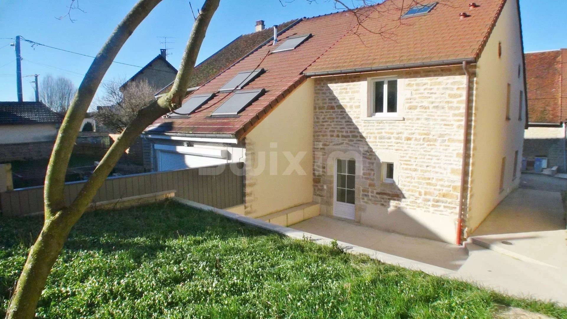 Venta Casa Lons-le-Saunier 4 Salas 110 m²