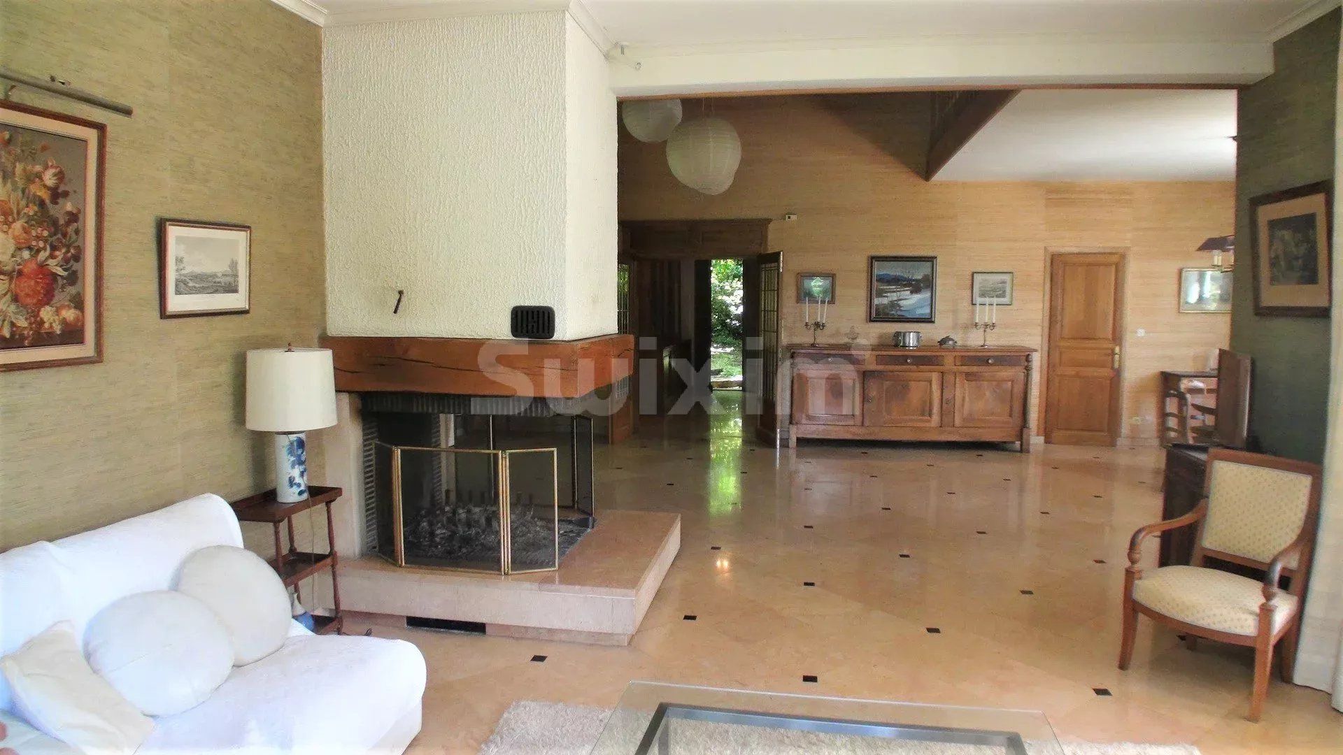 Vente Maison Lons-le-Saunier 7 Pièces 236 m²