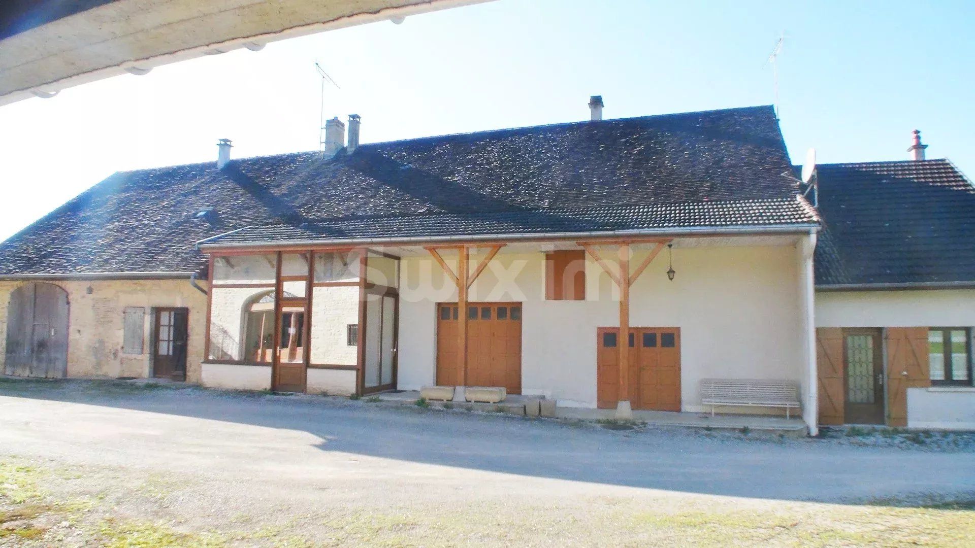 Sale House Lons-le-Saunier 8 Rooms 127 m²