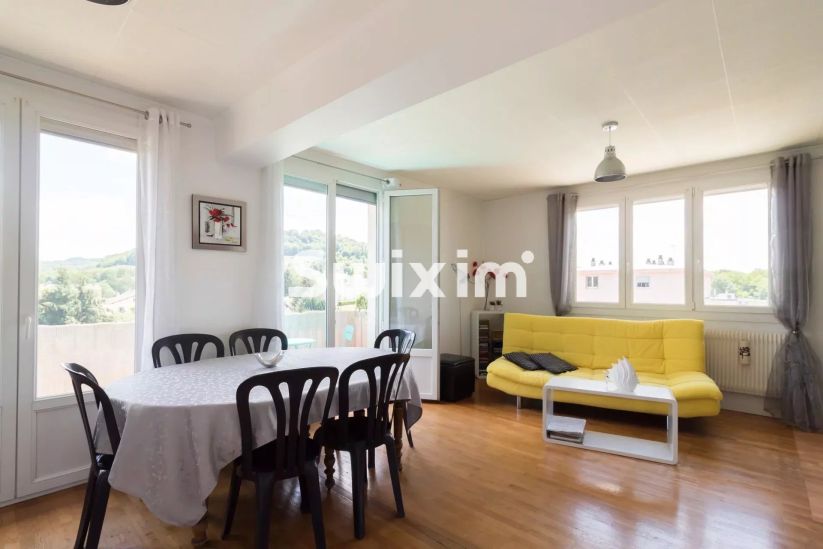 Sale Apartment Lons-le-Saunier 3&nbsp;Rooms 68&nbsp;m²