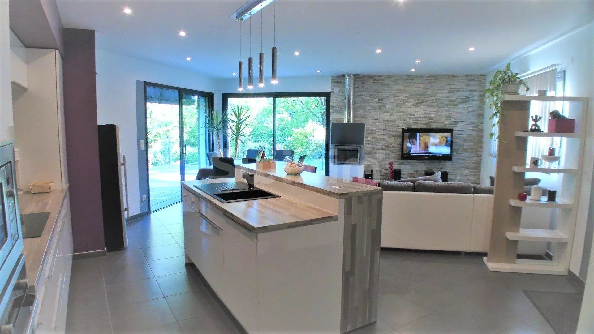 Sale House Lons-le-Saunier 4 Rooms 75 m²