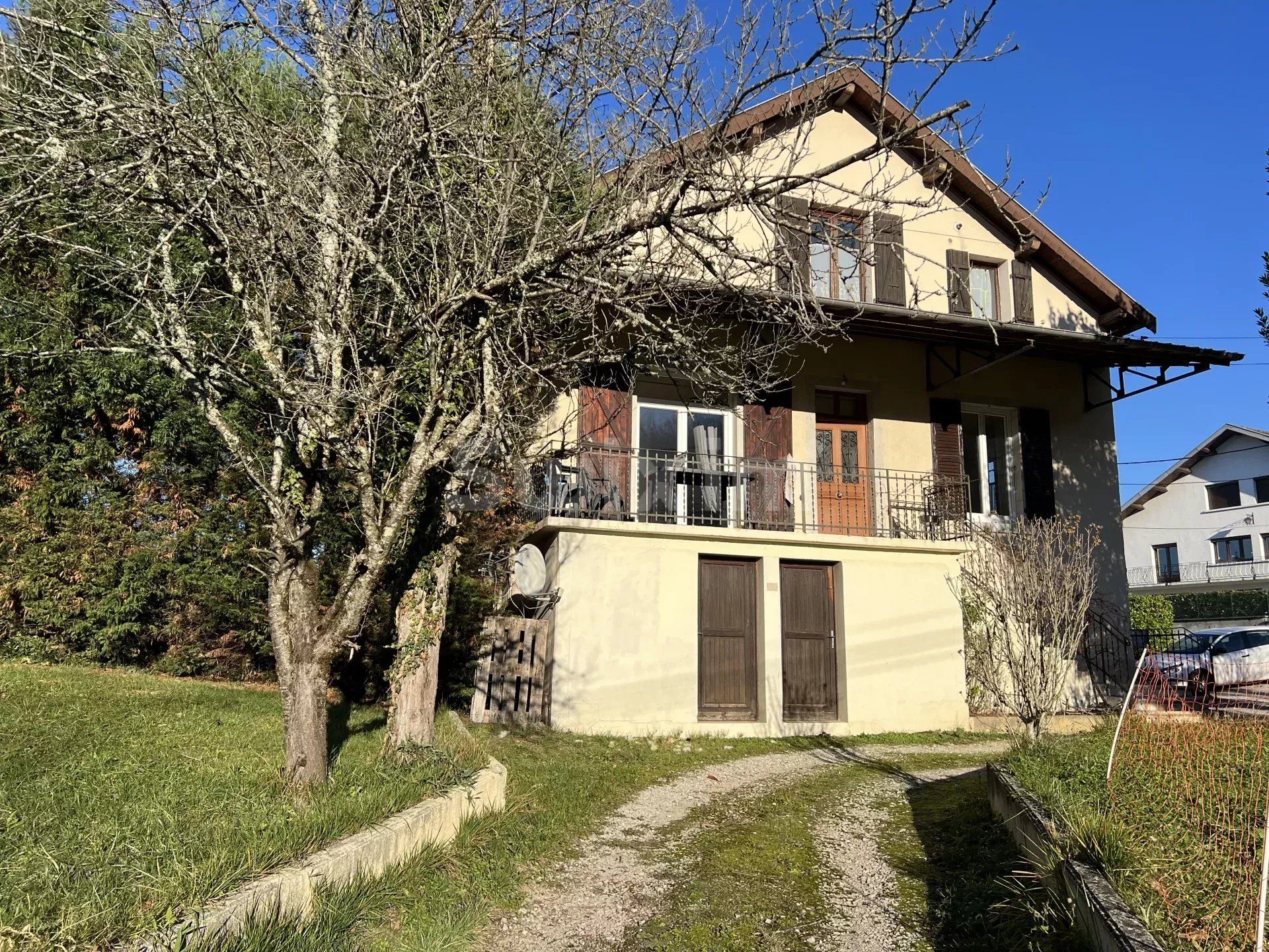 Sale House Lons-le-Saunier 7 Rooms 136 m²