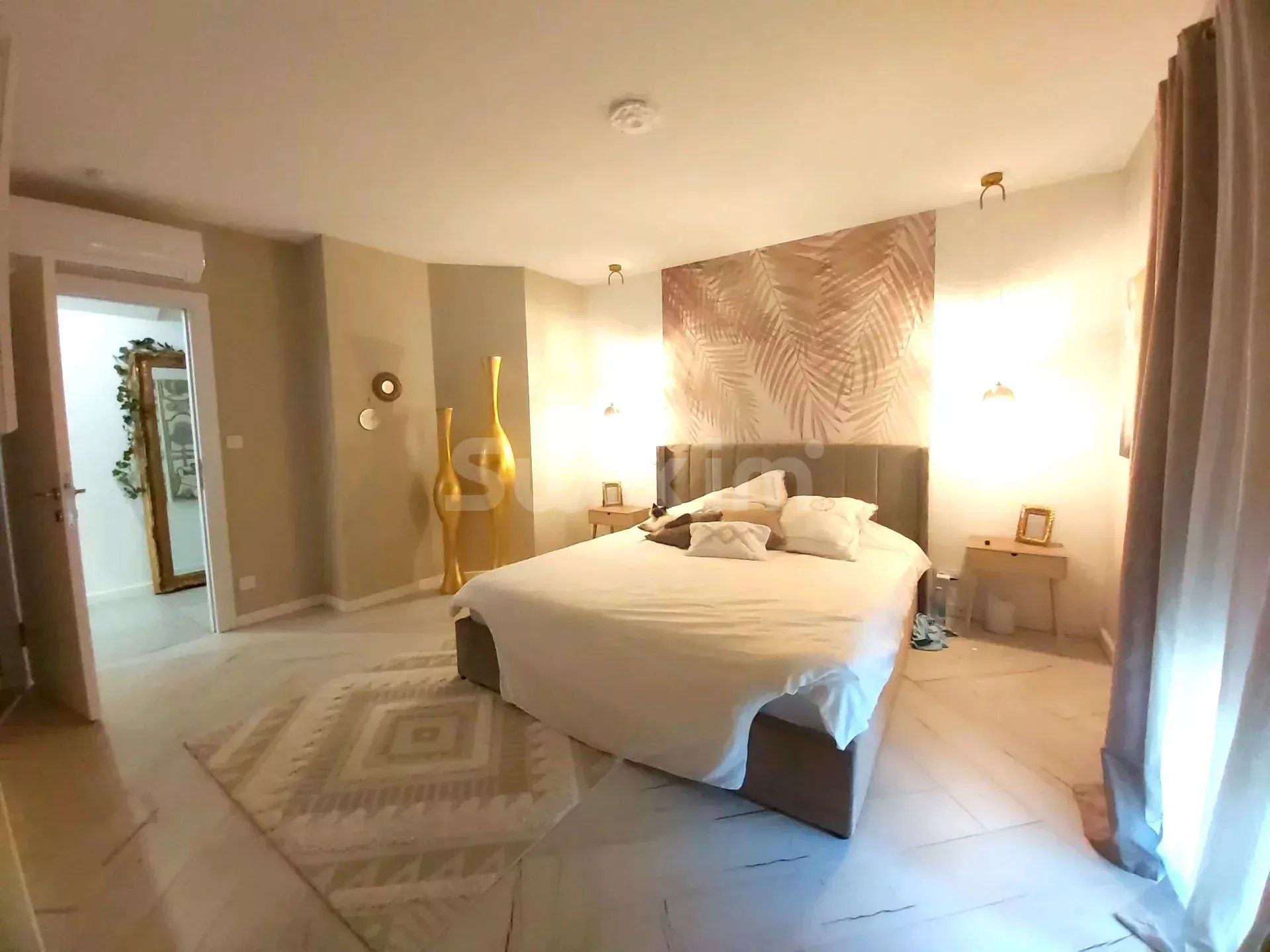 Sale House Lons-le-Saunier 7 Rooms 256.98 m²