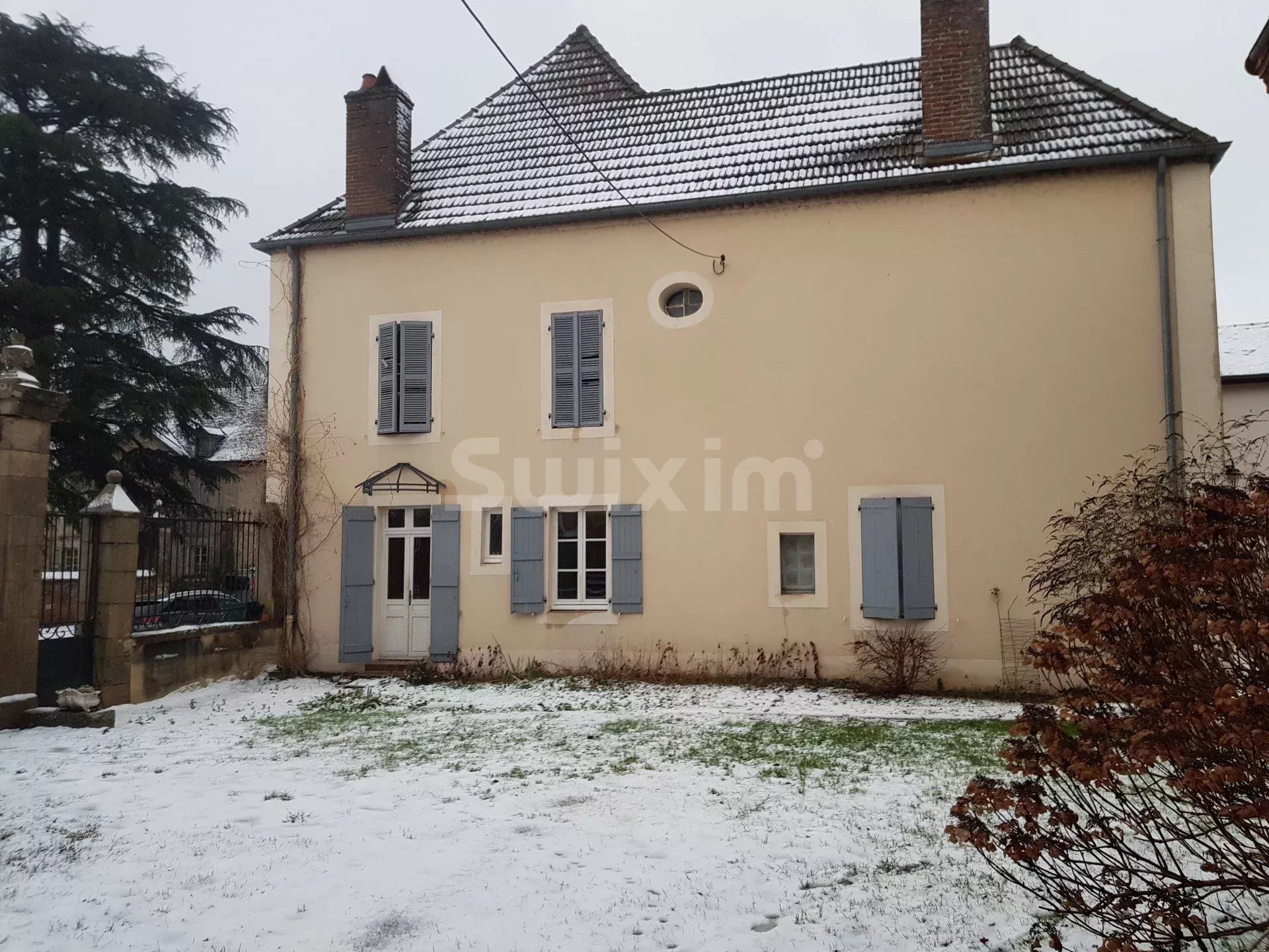 Vente Maison Lons-le-Saunier 10 Pièces 240 m²