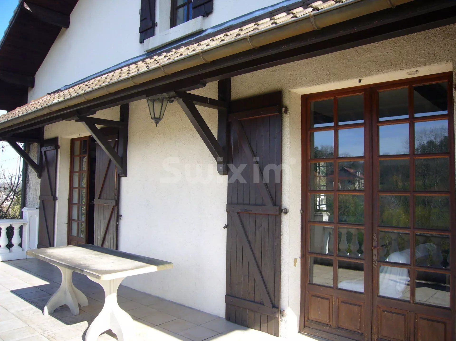 Vente Maison Lons-le-Saunier 6 Pièces 162 m²