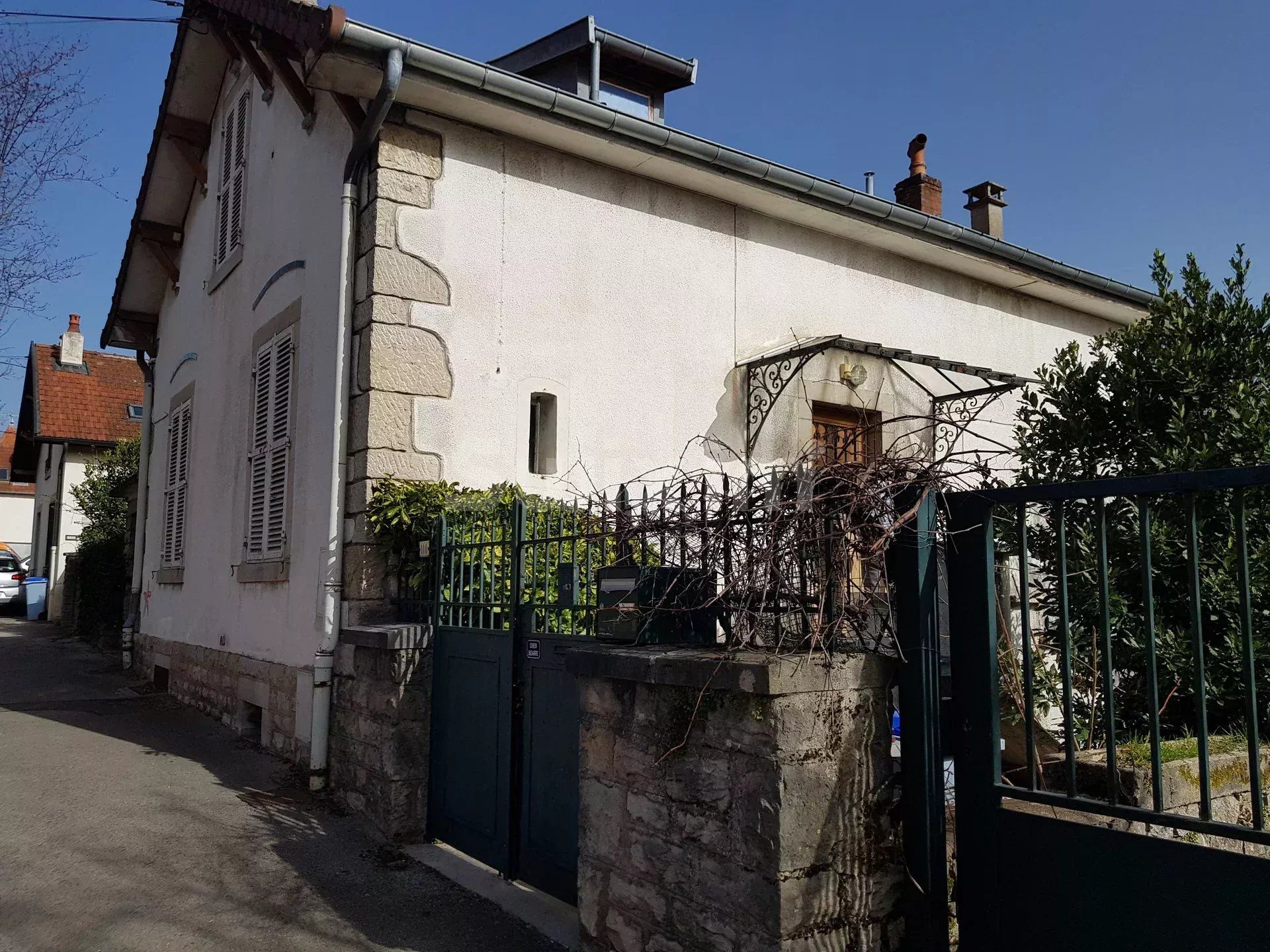 Vente Maison Lons-le-Saunier 6 Pièces 140 m²