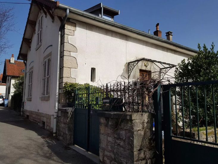 Vente Maison Lons-le-Saunier 6 Pièces 140 m²