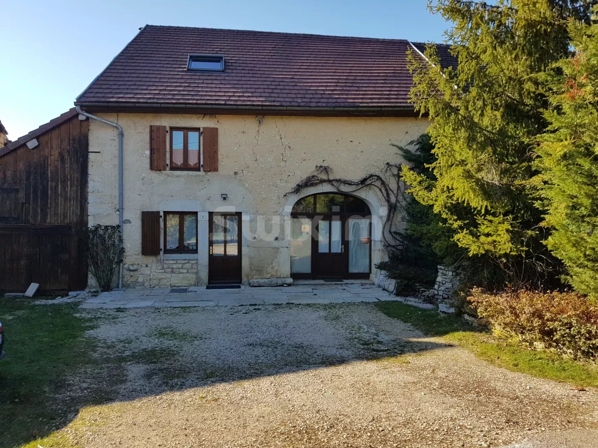 Venda Casa Orgelet 6 Quartos 147 m²