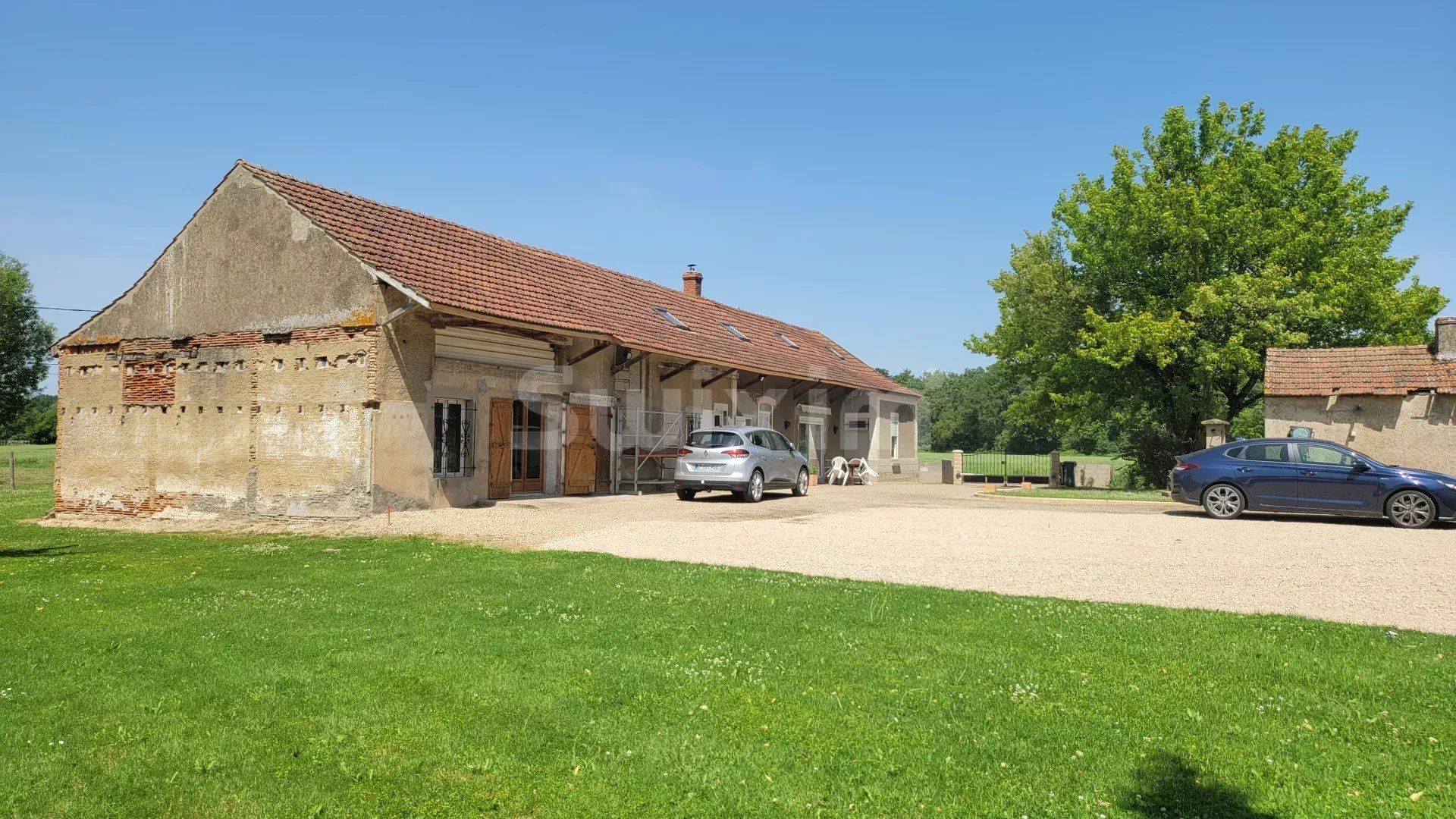 Sale House Saint-Martin-en-Bresse 8 Rooms 192 m²