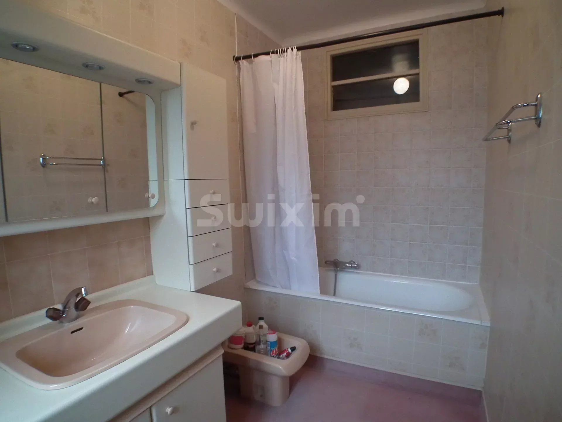 Vente Maison Lons-le-Saunier 11 Pièces 236 m²