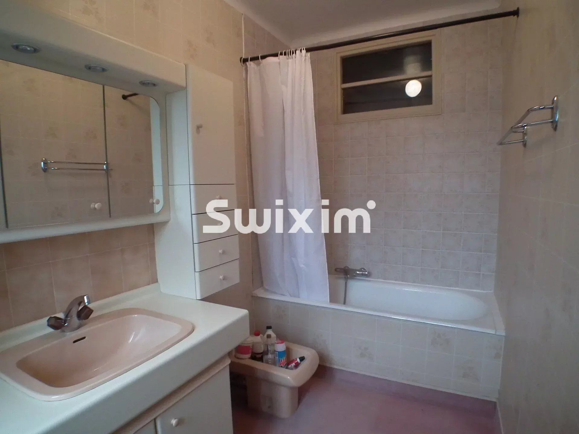 Vente Maison Lons-le-Saunier 11&nbsp;Pièces 236&nbsp;m²