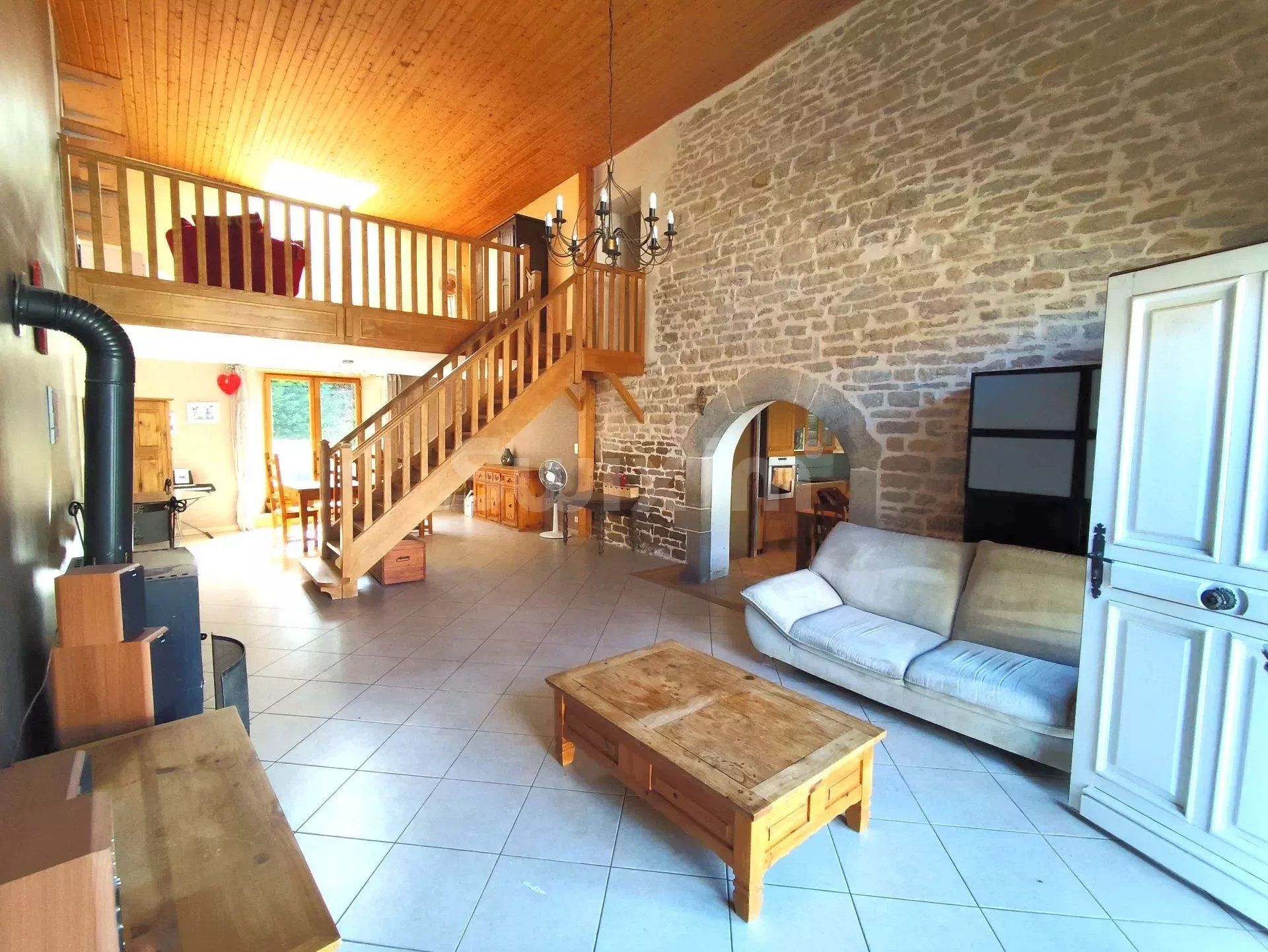 Sale House Lons-le-Saunier 7 Rooms 196.09 m²