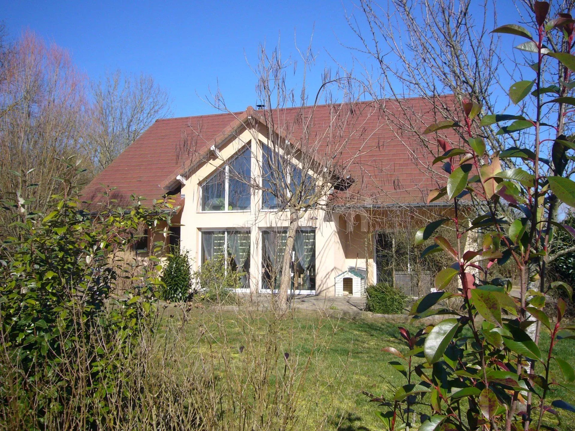 Verkauf Haus Lons-le-Saunier 7 Zimmer 209 m²