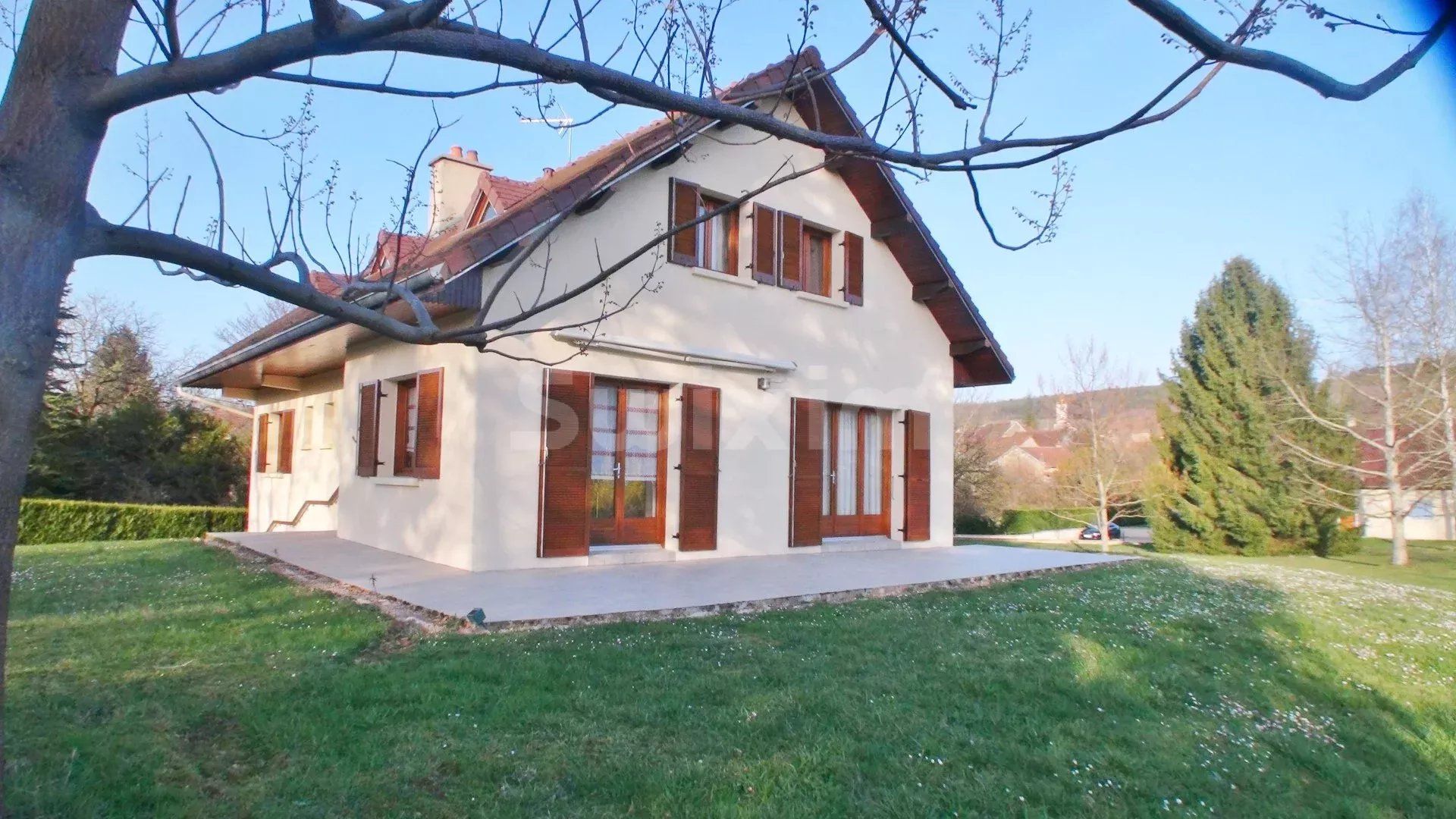 Vendita Casa Lons-le-Saunier 8 Camere 180 m²