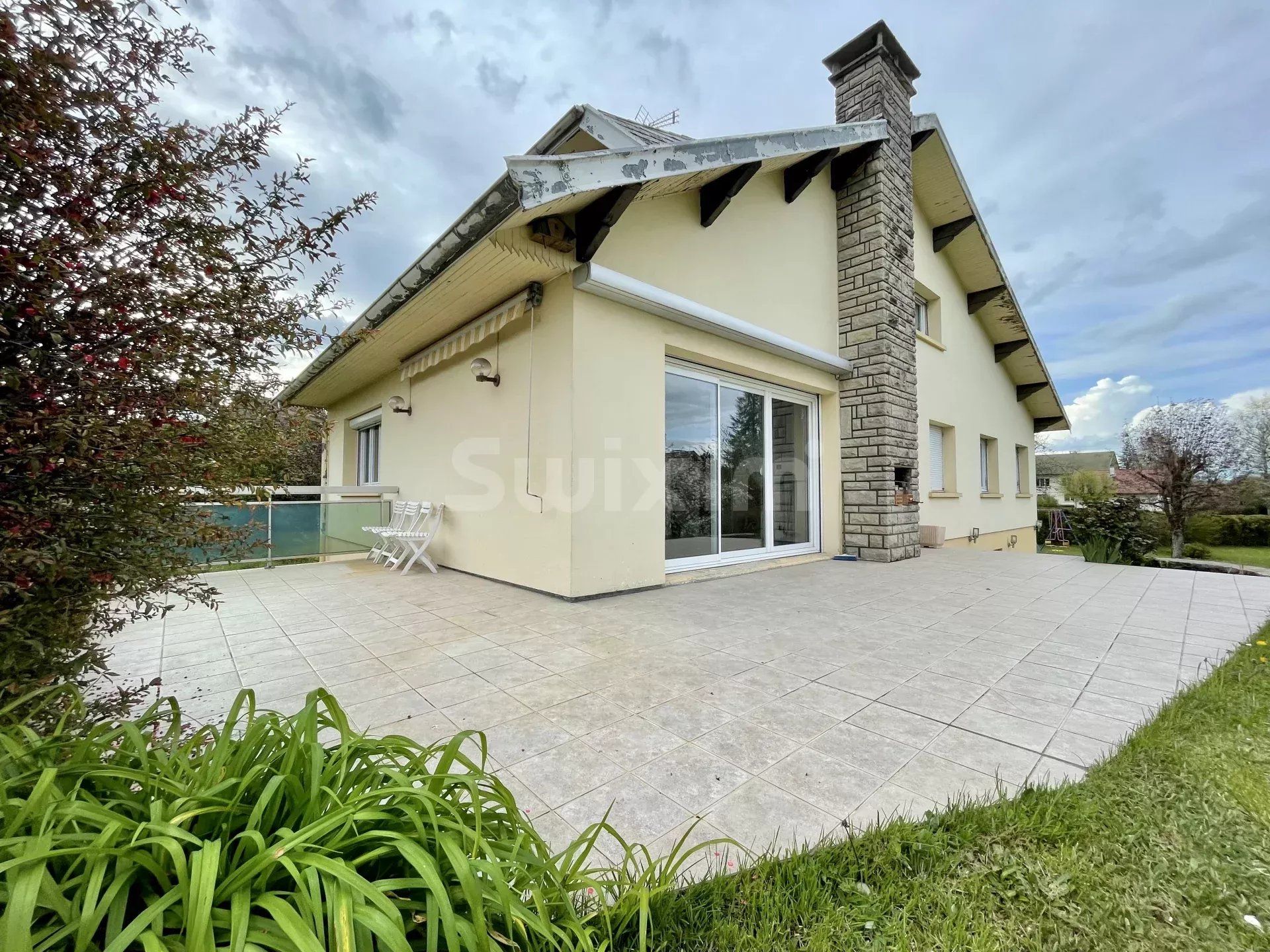 Sale House Orgelet 9 Rooms 238 m²