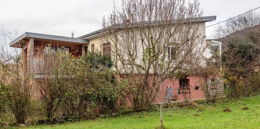 Vente Maison Lons-le-Saunier 7 Pièces 155 m²