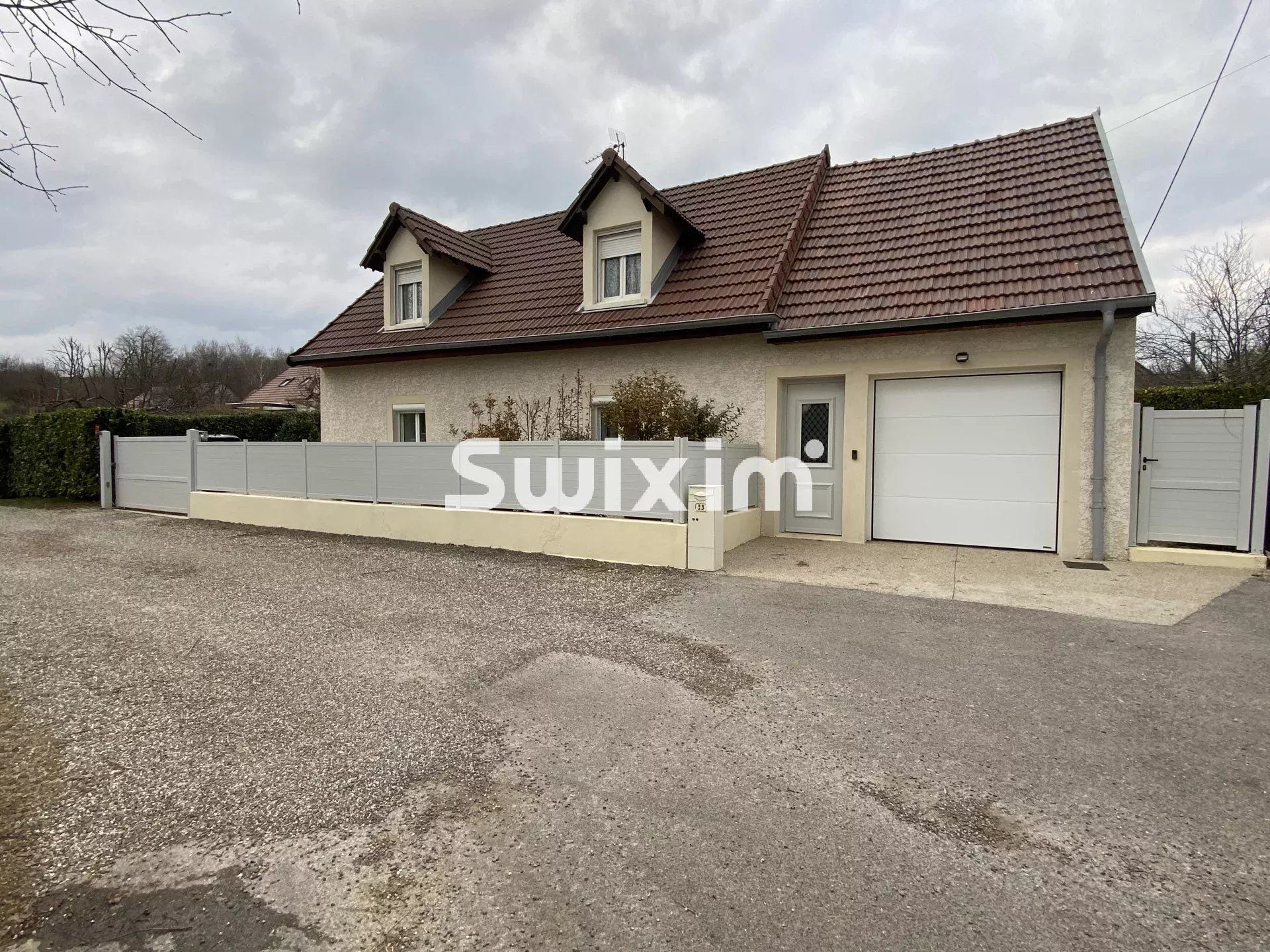 Venda Casa Arlay 5&nbsp;Quartos 132&nbsp;m²