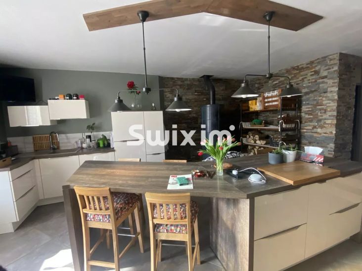 Vente Maison Lons-le-Saunier 7&nbsp;Pièces 200&nbsp;m²