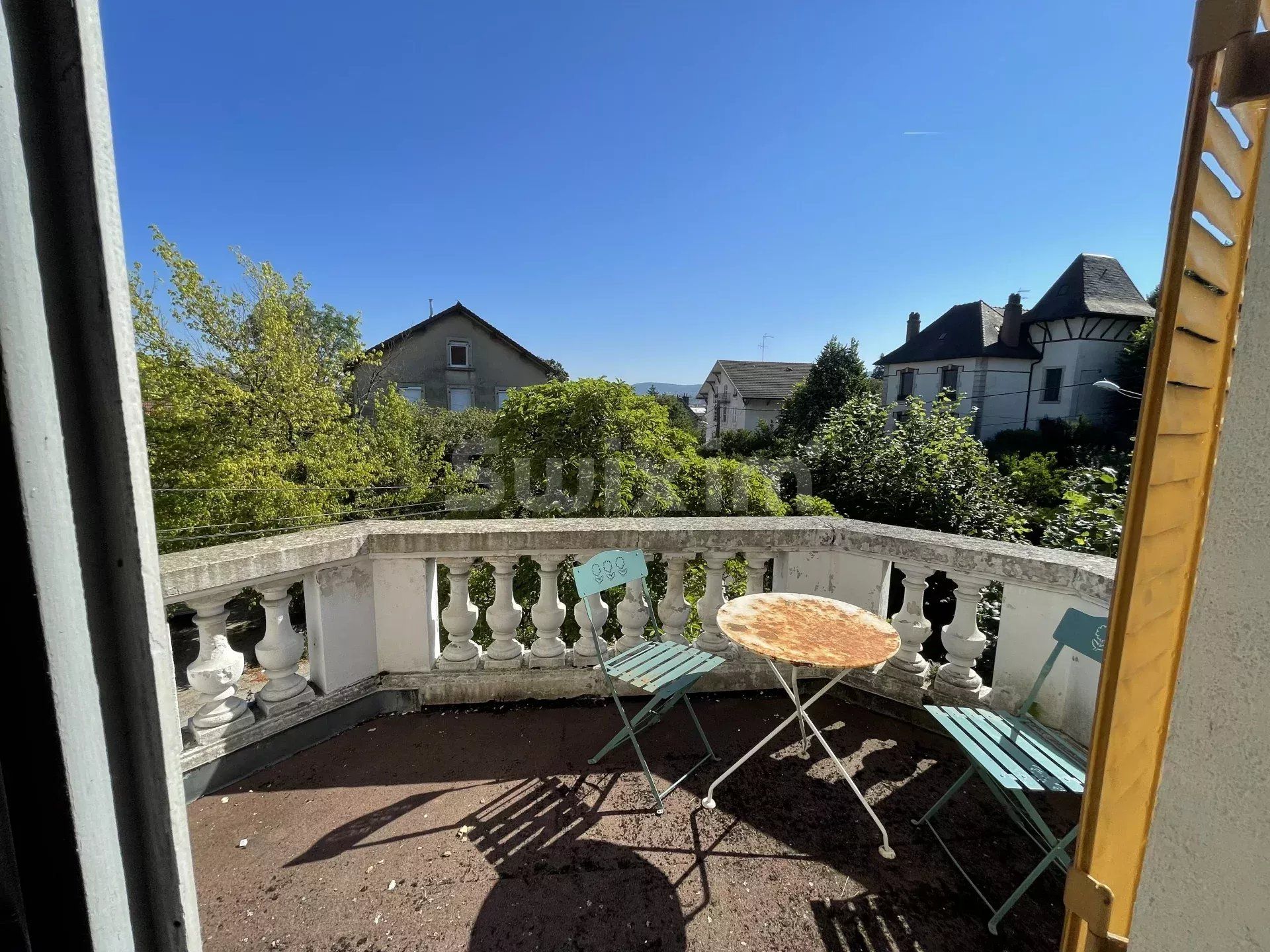 Vente Maison Lons-le-Saunier 10 Pièces 190 m²