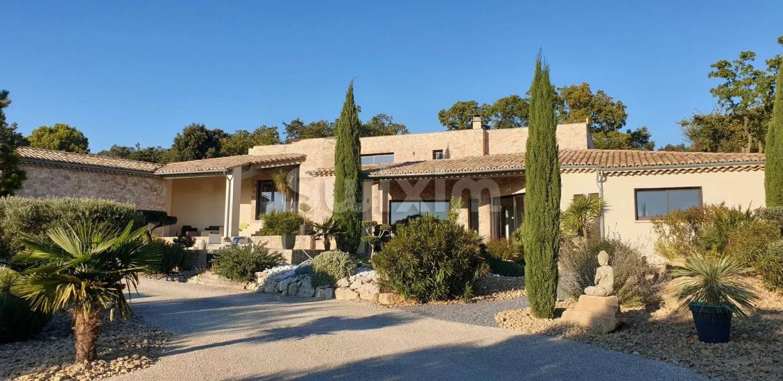 Vente Propriété Grignan 7 Pièces 280 m²