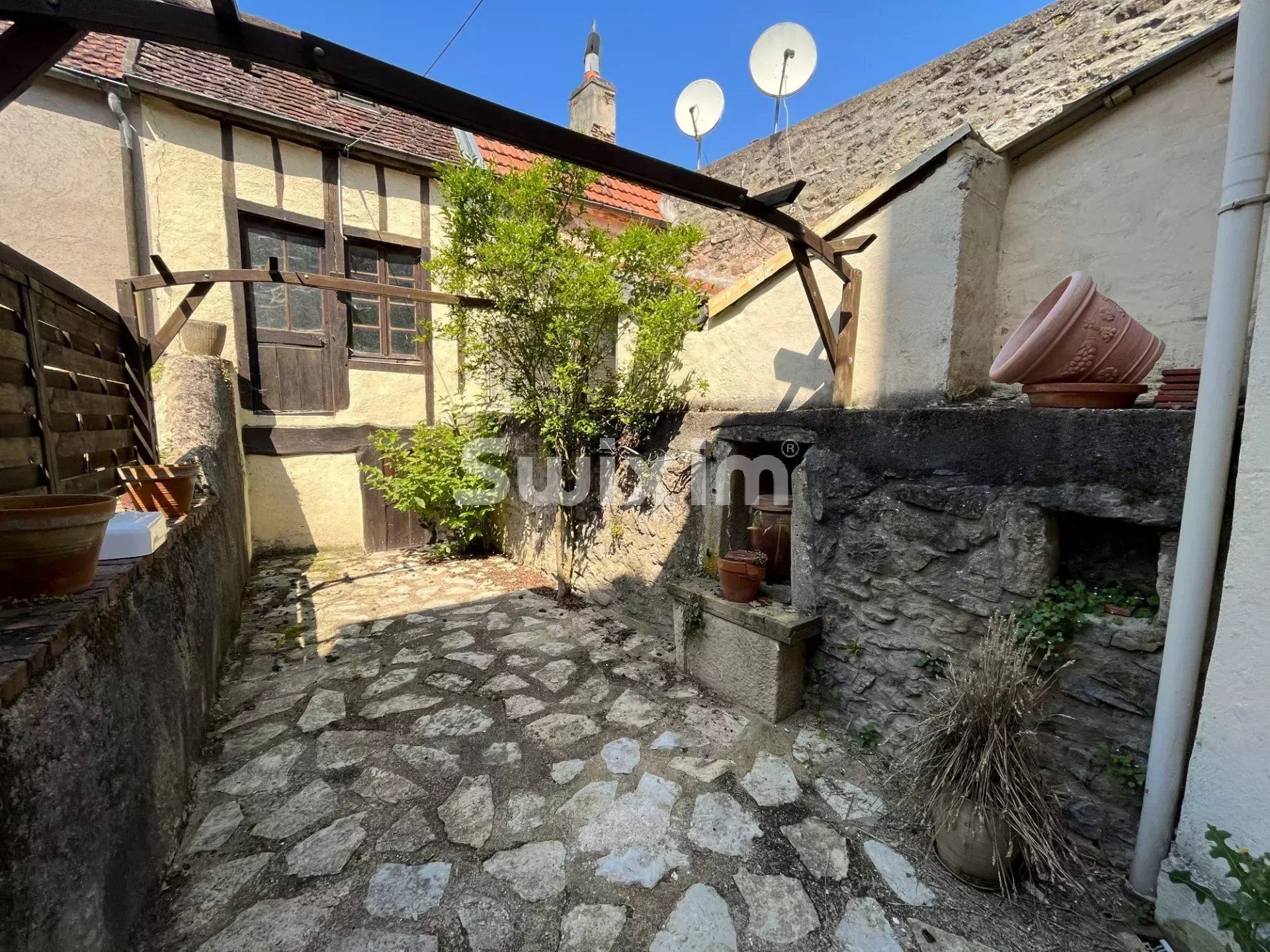 Sale Building Avallon 130&nbsp;m²