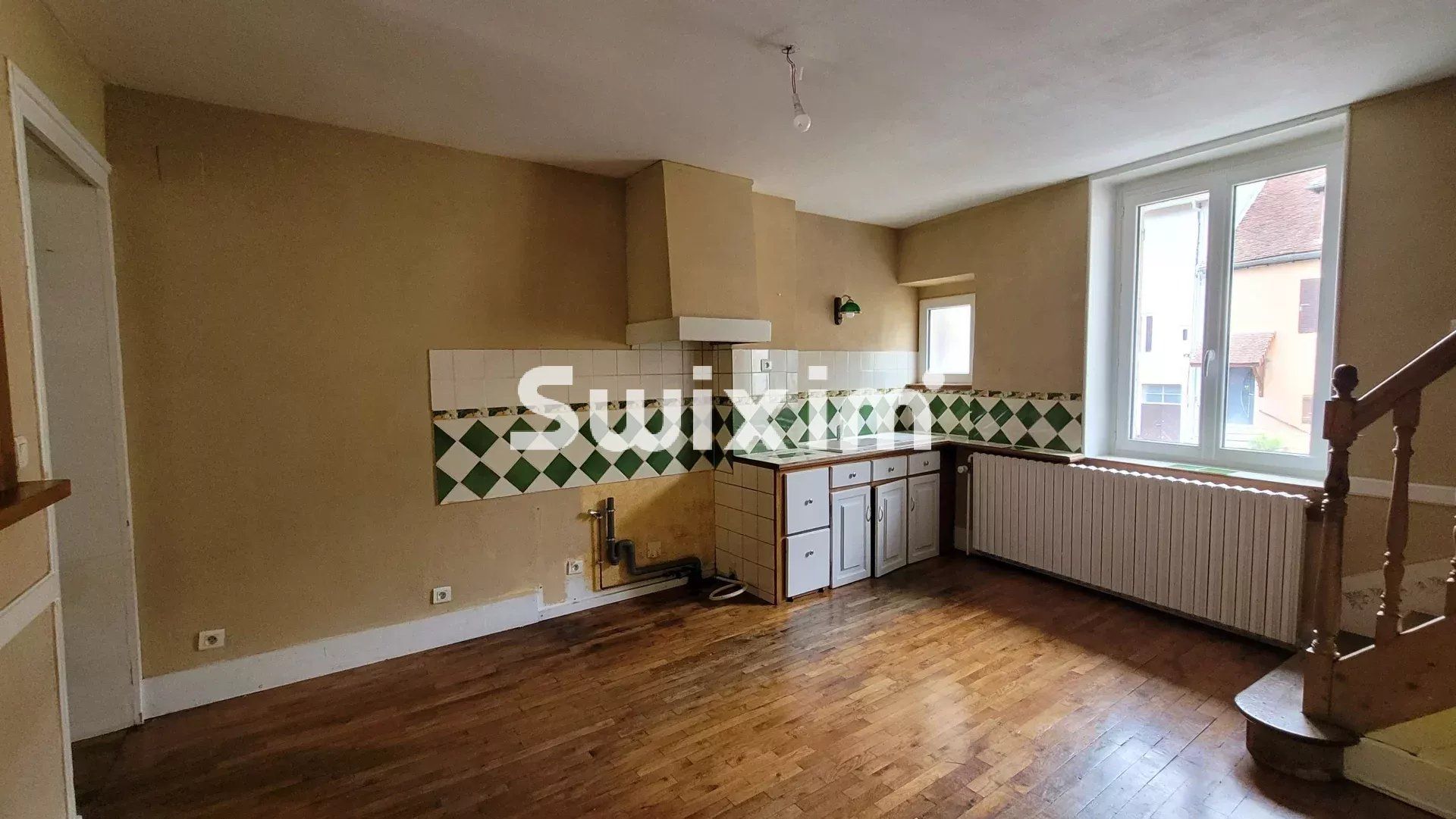 casa 6 Quartos para venda sobre Lons-le-Saunier (39000)