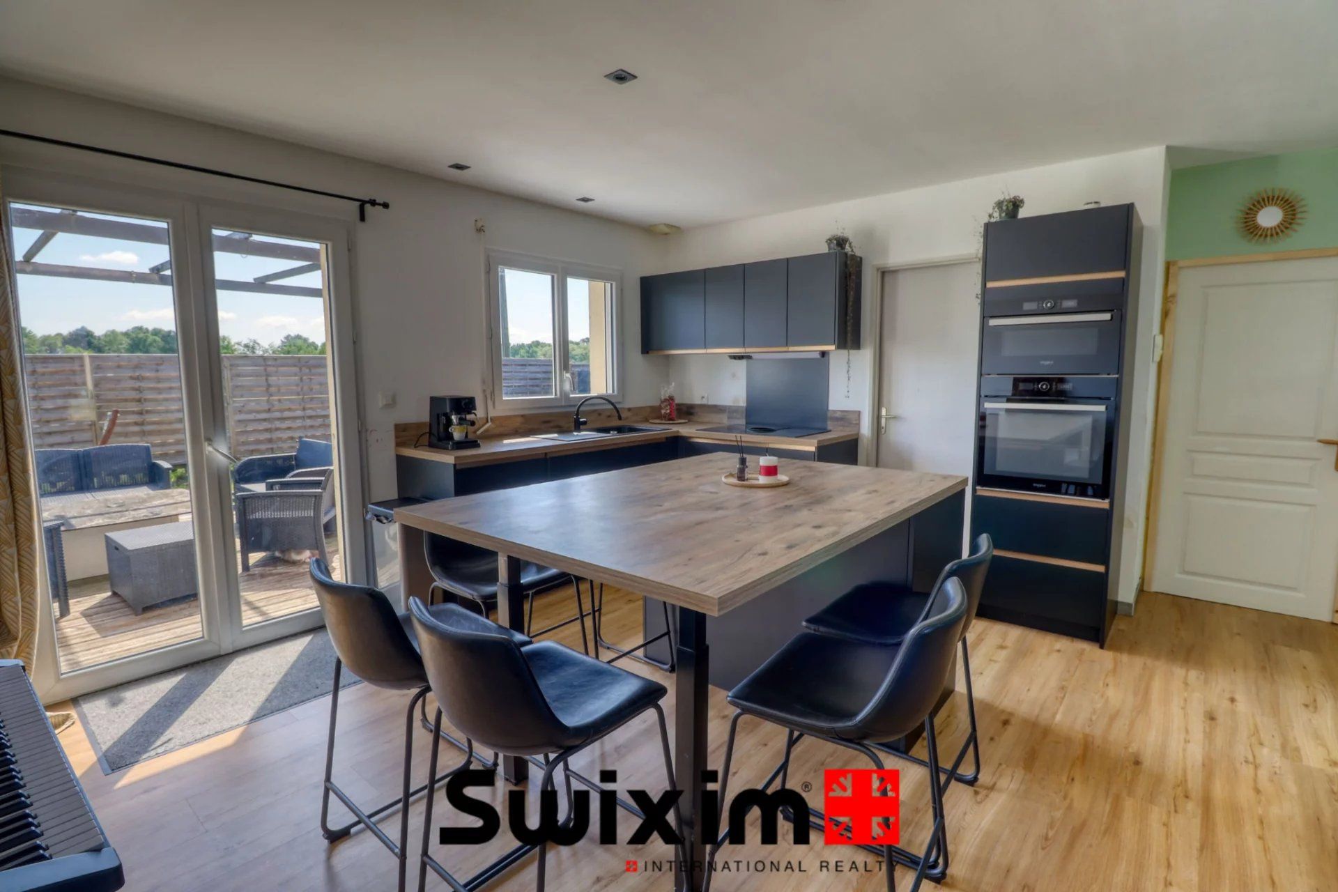 casa 5 Camere in vendita su Avensan (33480)