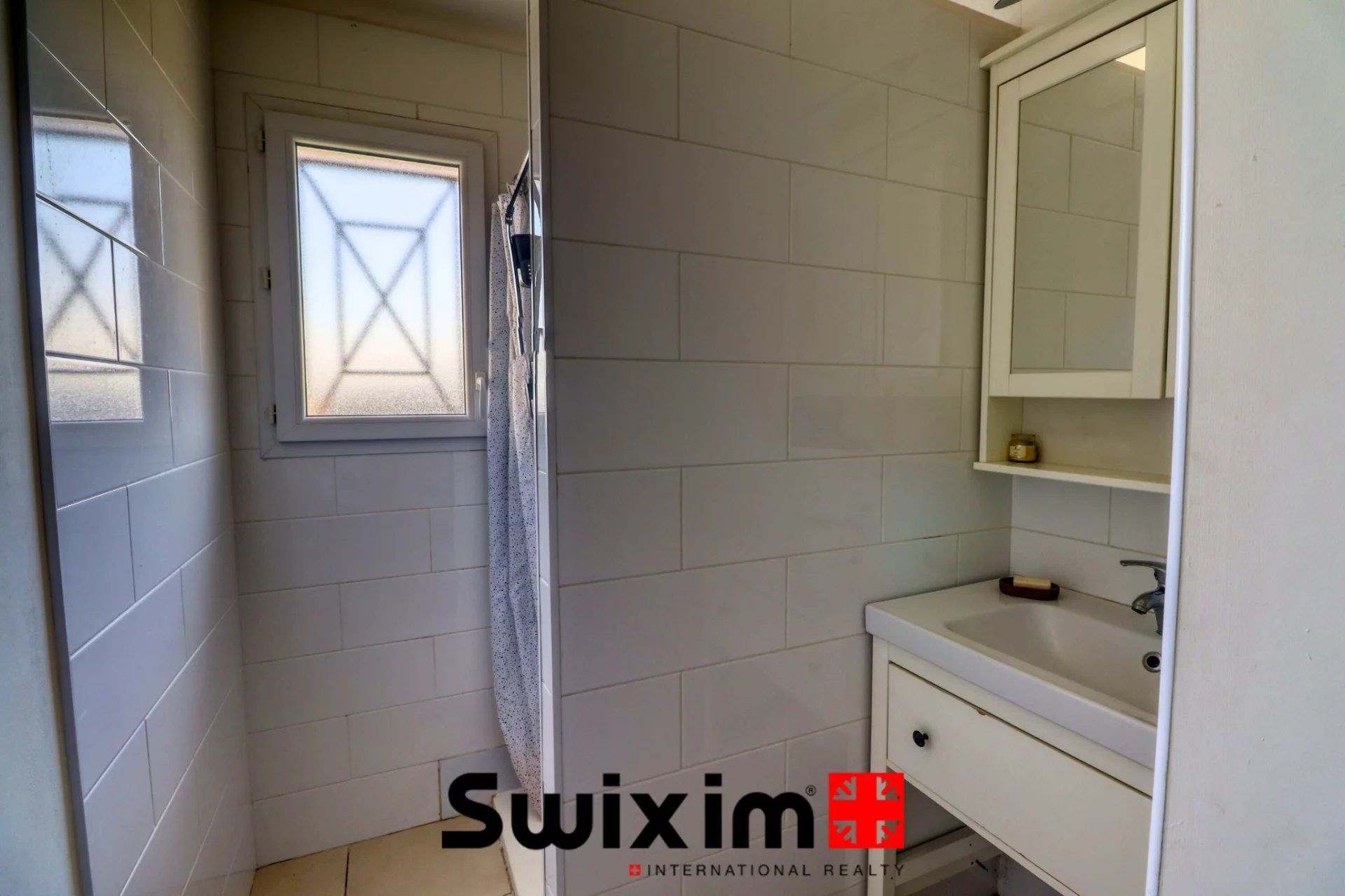 casa 5 Camere in vendita su Avensan (33480)