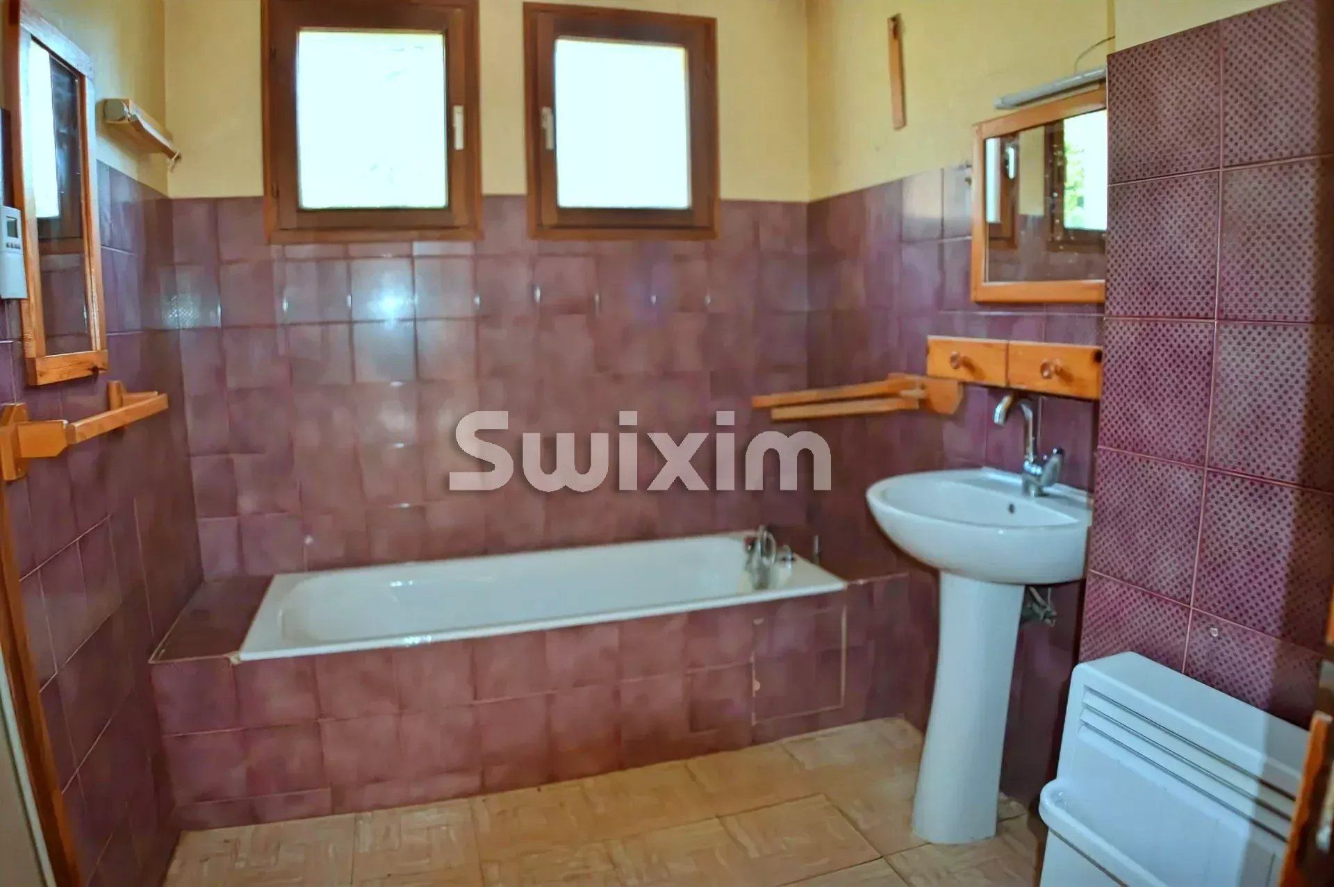 house 4 Rooms for sale on Longchaumois (39400)