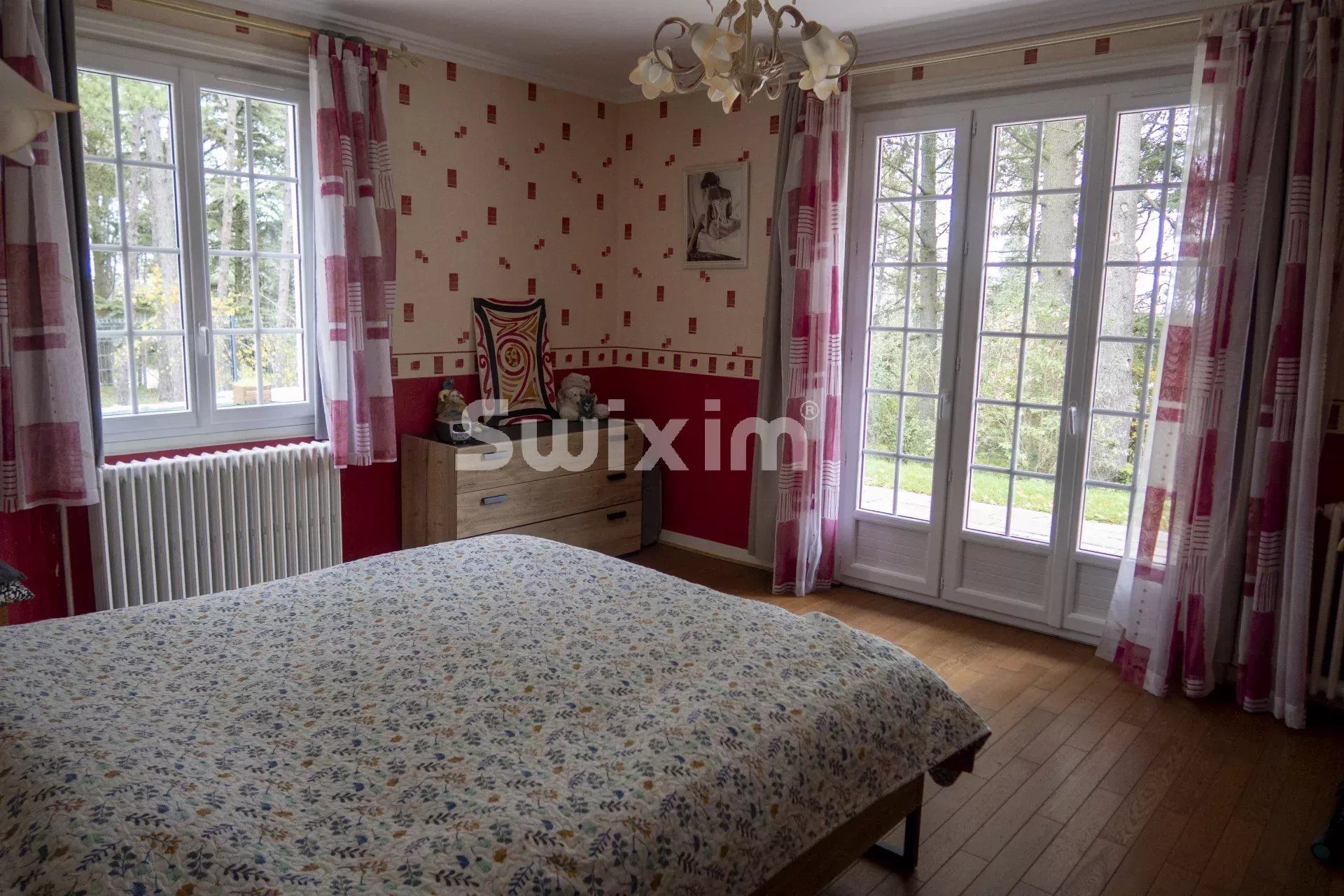 villa 8 Rooms for sale on Beaune (21200)