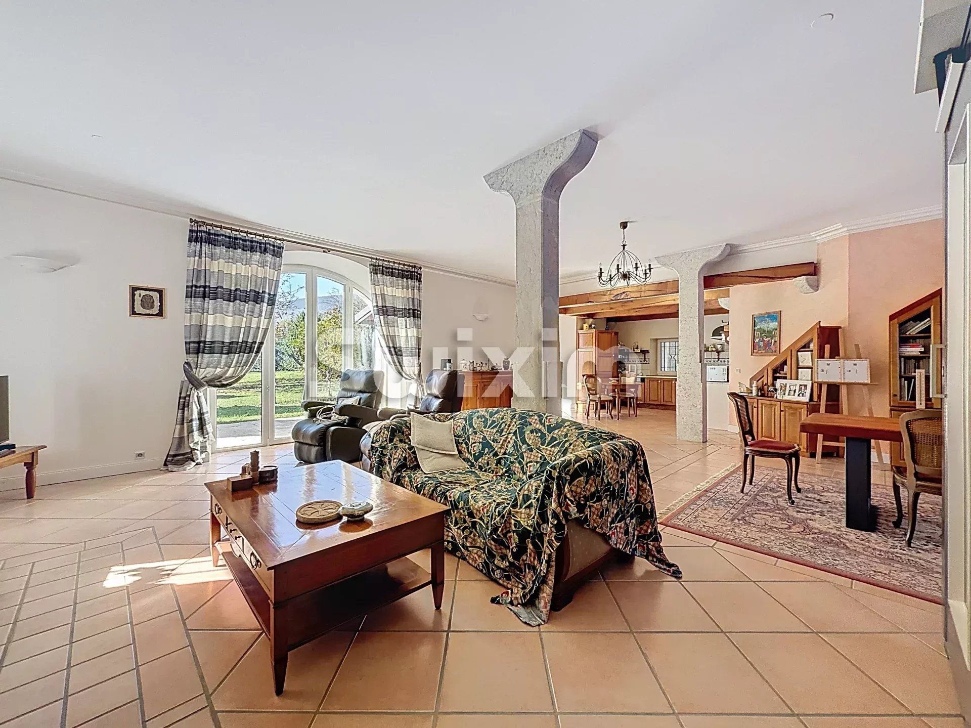 house 12 Rooms for sale on Saint-Jean-de-Gonville (01630)