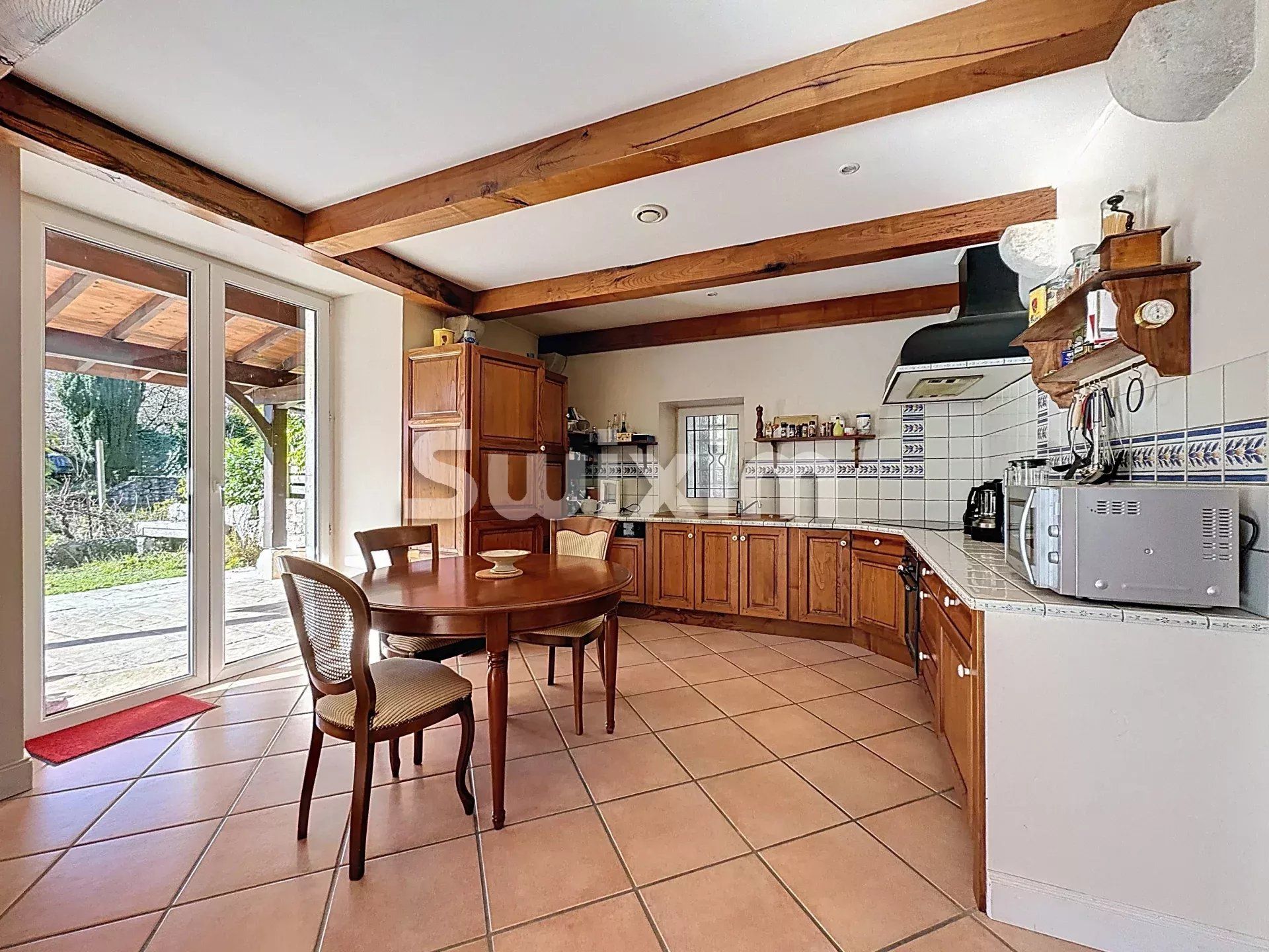 house 12 Rooms for sale on Saint-Jean-de-Gonville (01630)