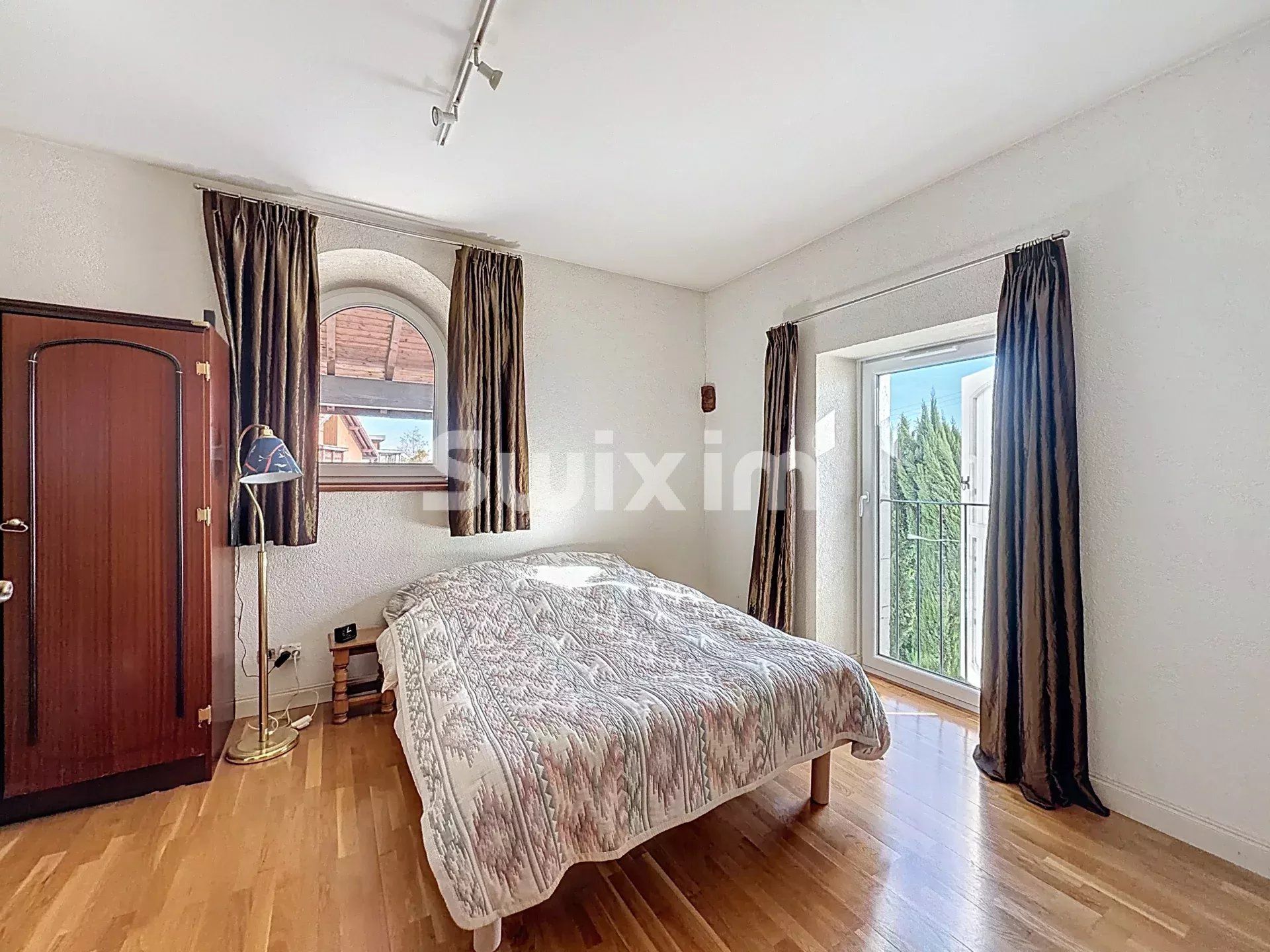 house 12 Rooms for sale on Saint-Jean-de-Gonville (01630)