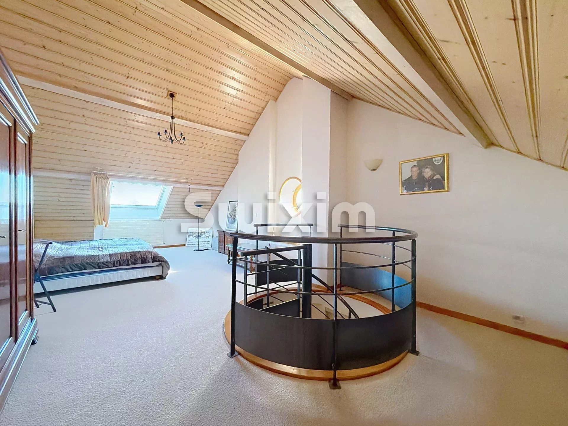 house 12 Rooms for sale on Saint-Jean-de-Gonville (01630)