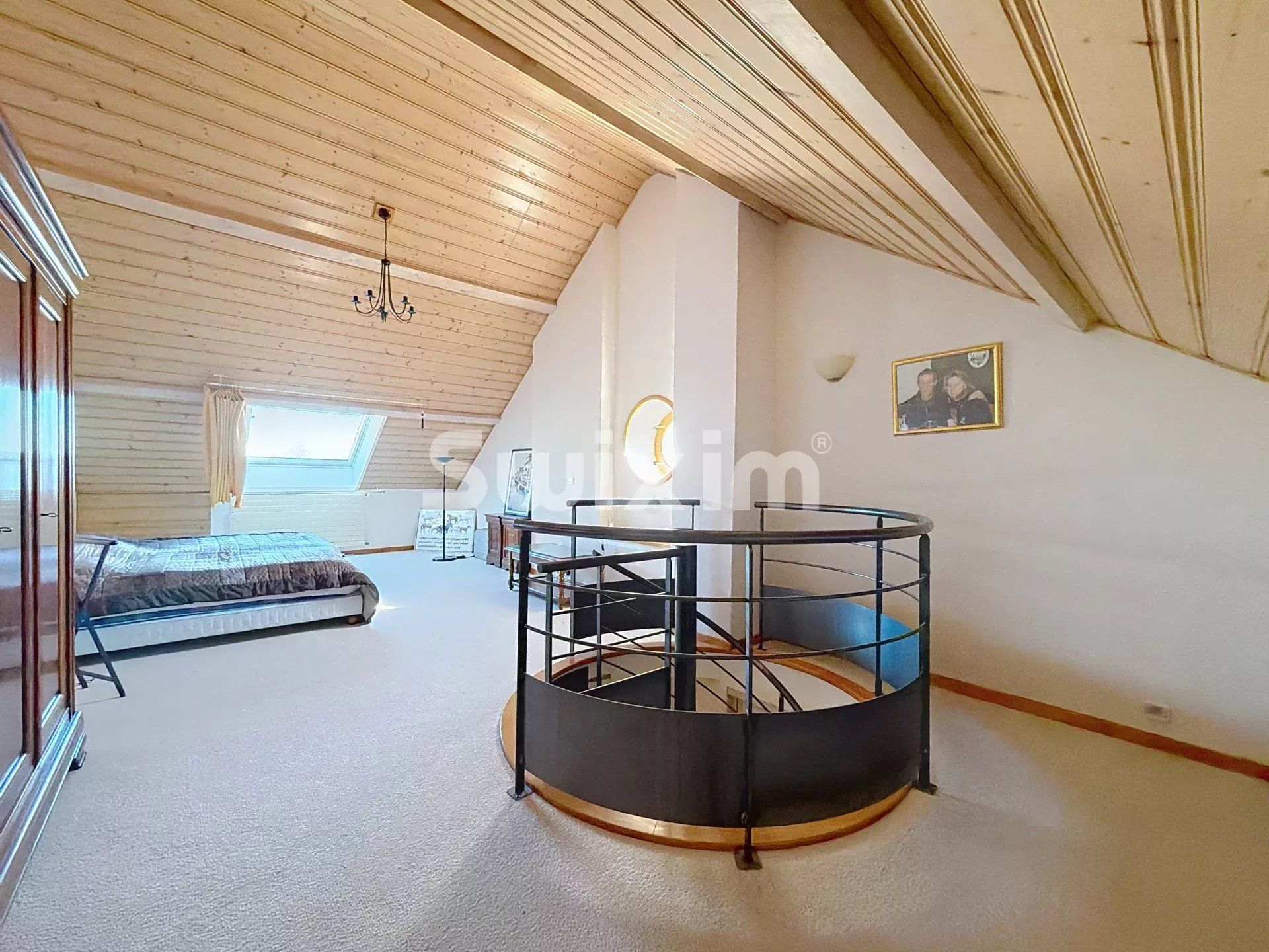 house 12 Rooms for sale on Saint-Jean-de-Gonville (01630)