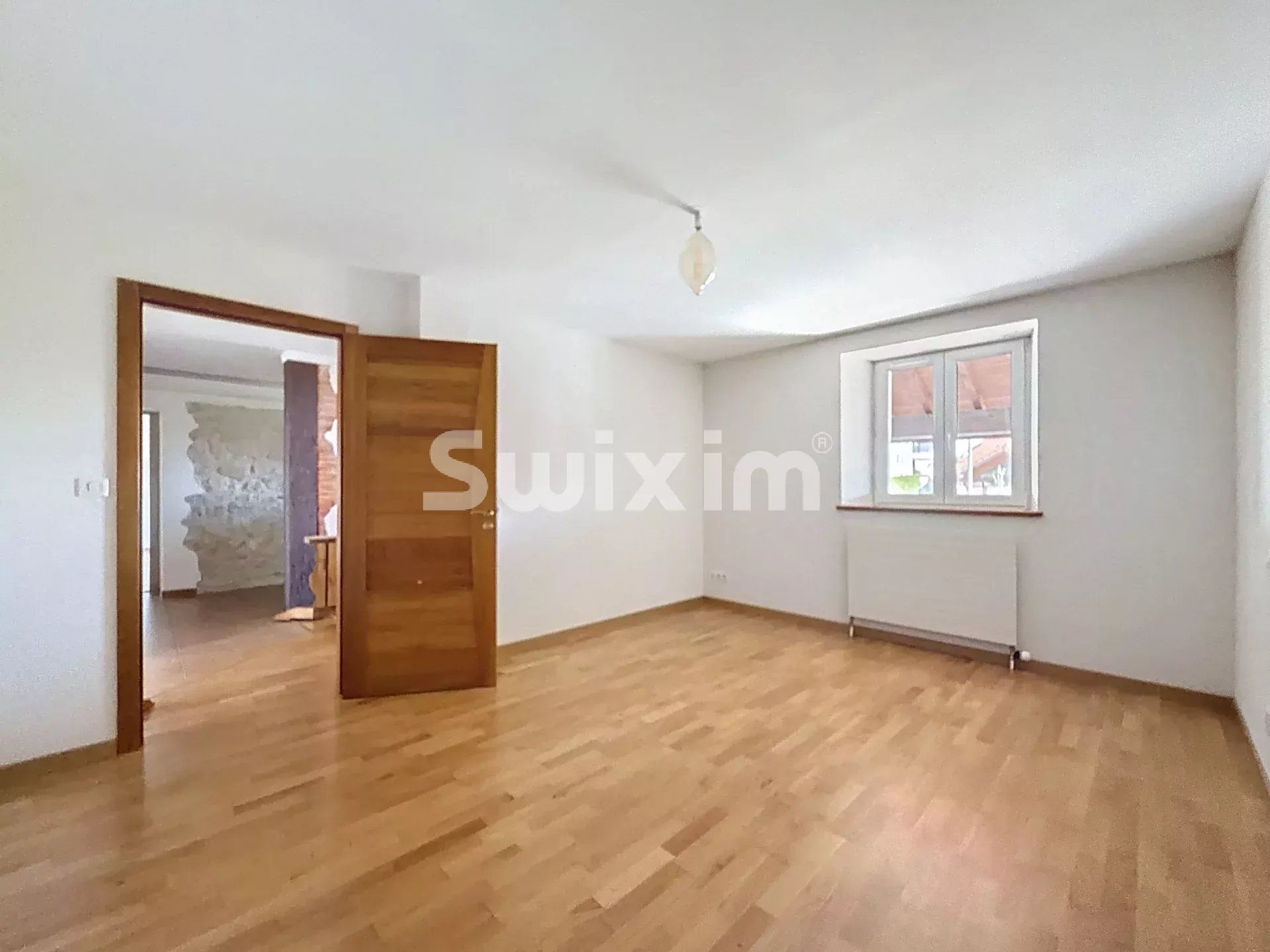 house 12 Rooms for sale on Saint-Jean-de-Gonville (01630)