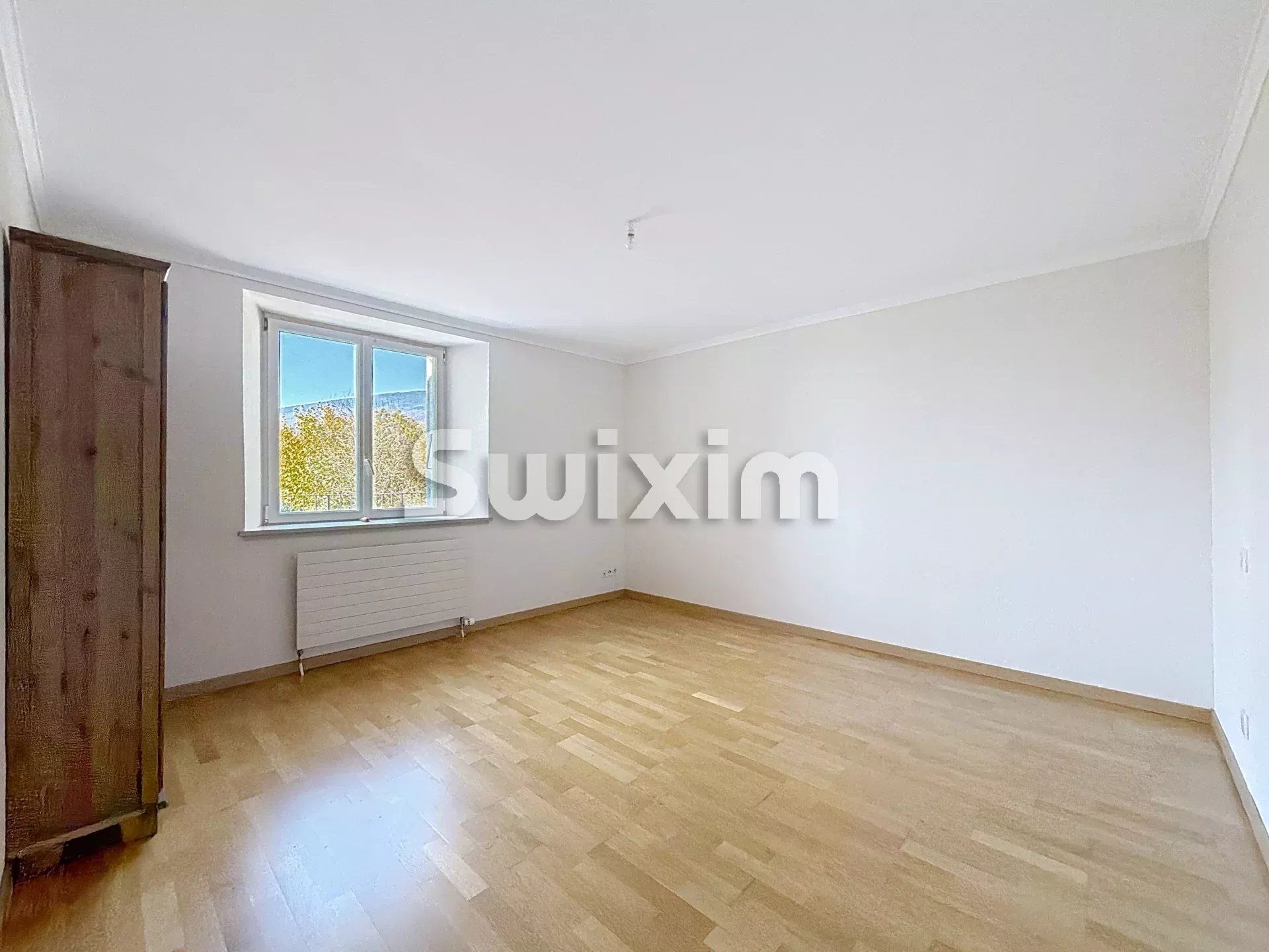 house 12 Rooms for sale on Saint-Jean-de-Gonville (01630)