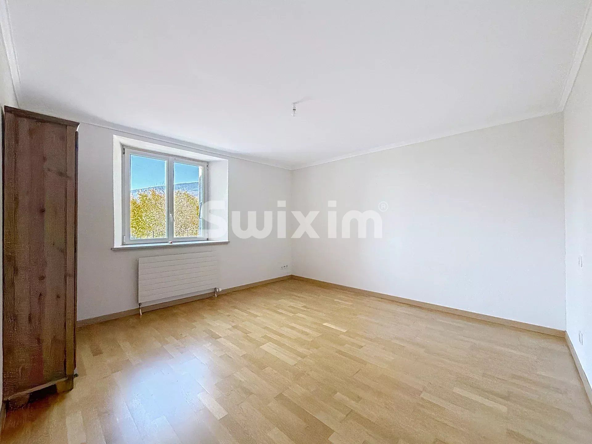 house 12 Rooms for sale on Saint-Jean-de-Gonville (01630)