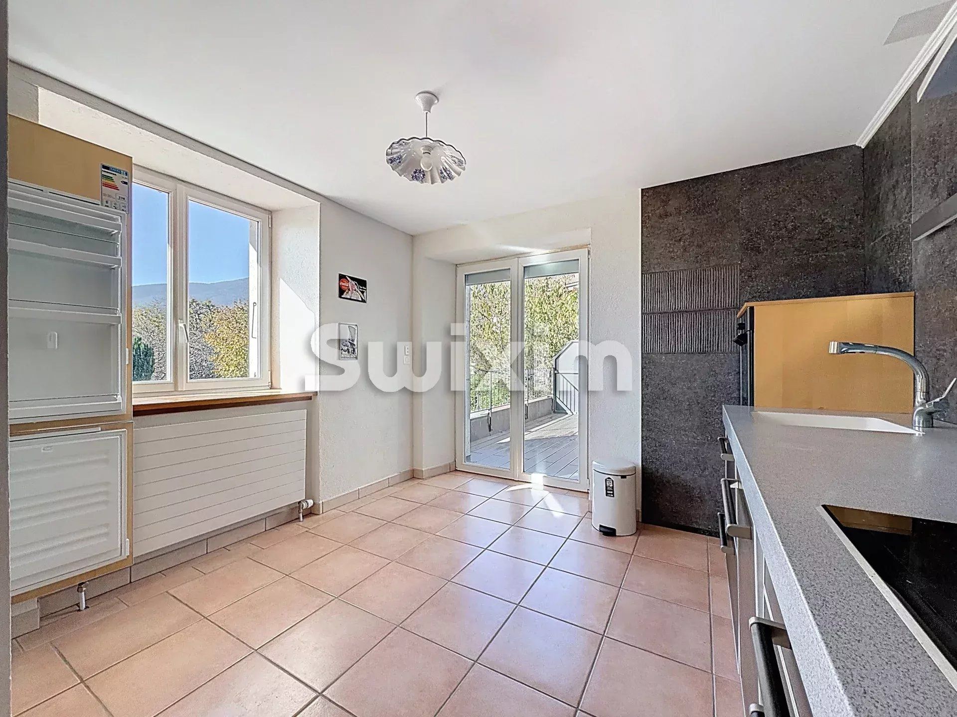 house 12 Rooms for sale on Saint-Jean-de-Gonville (01630)