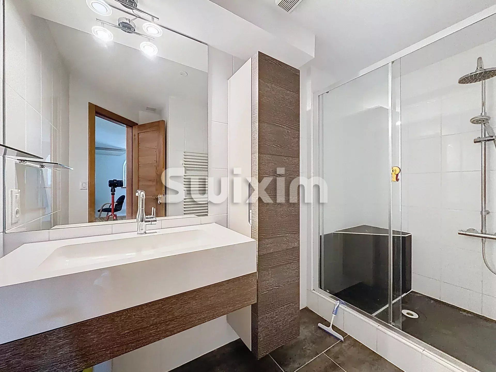 house 12 Rooms for sale on Saint-Jean-de-Gonville (01630)