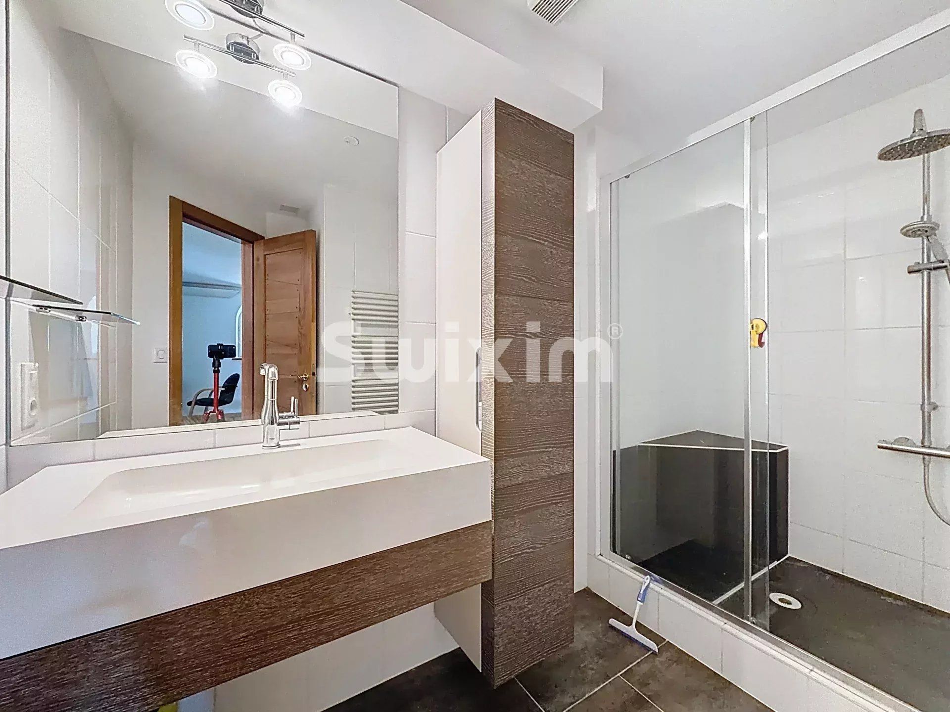 house 12 Rooms for sale on Saint-Jean-de-Gonville (01630)